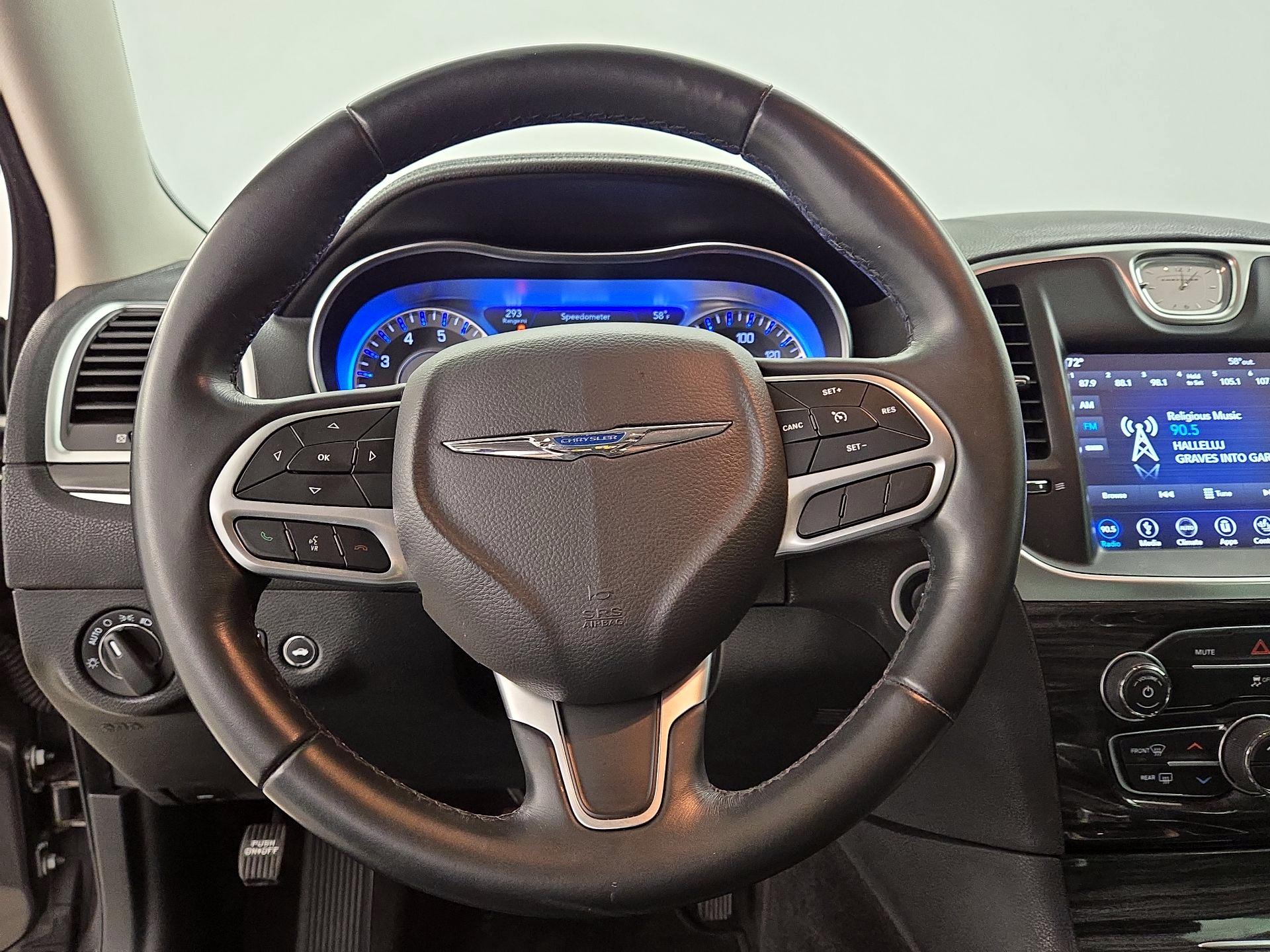 Thumbnail: 2018 Chrysler 300 - 10
