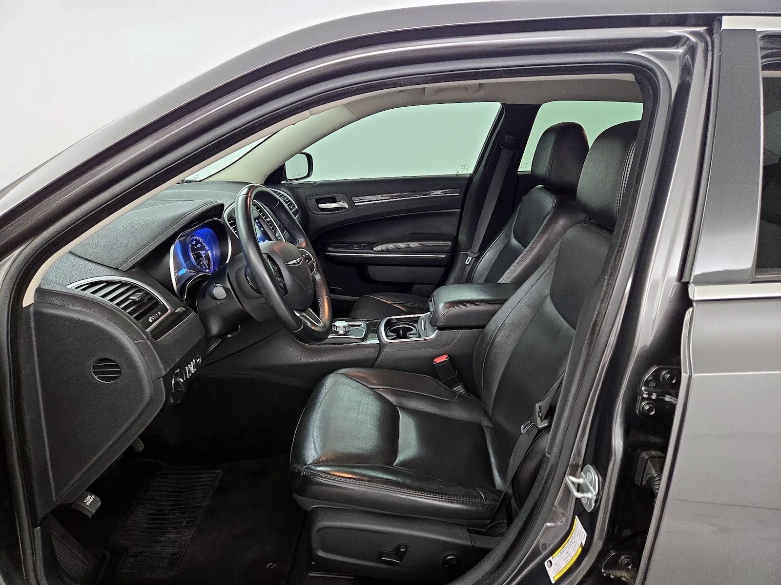 2018 Chrysler 300 Touring - Photo 12