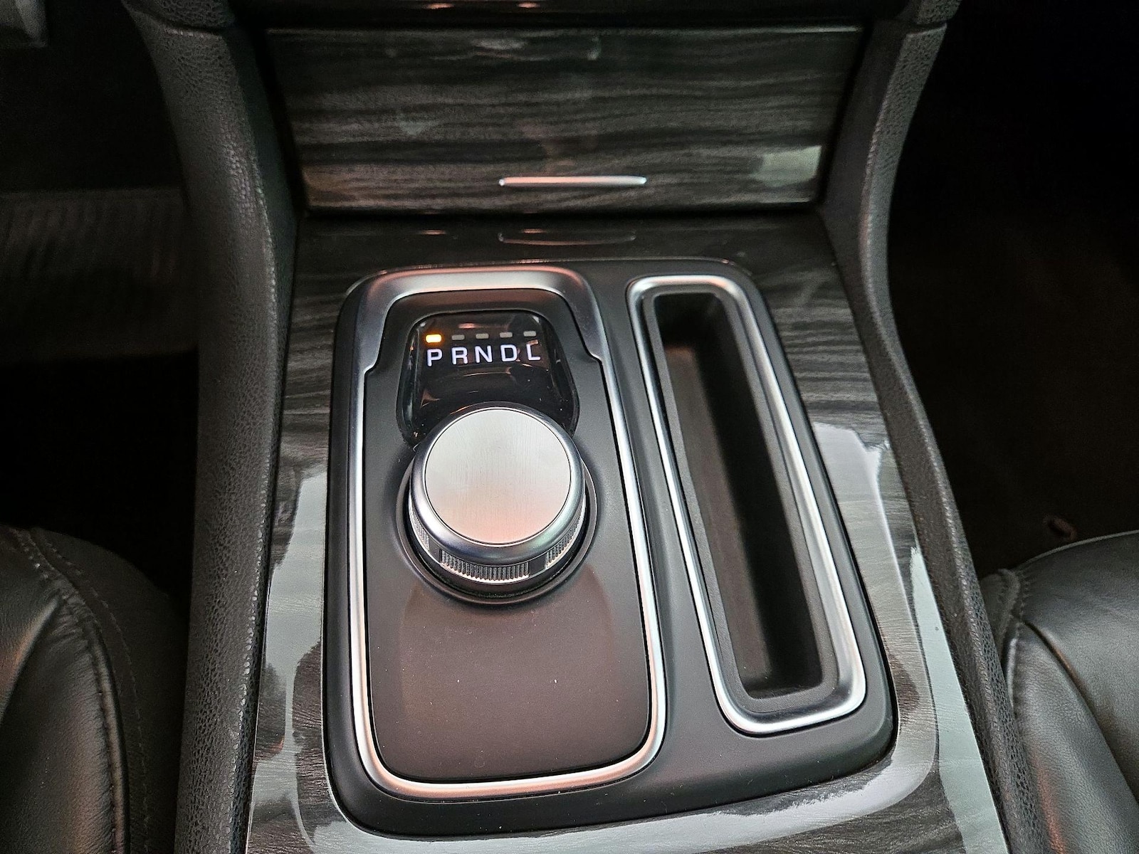 2018 Chrysler 300 Touring - Photo 18