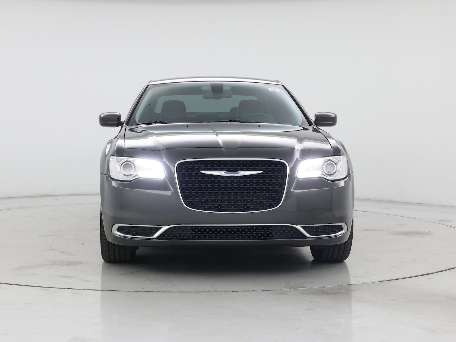 2018 Chrysler 300 Touring - Photo 6