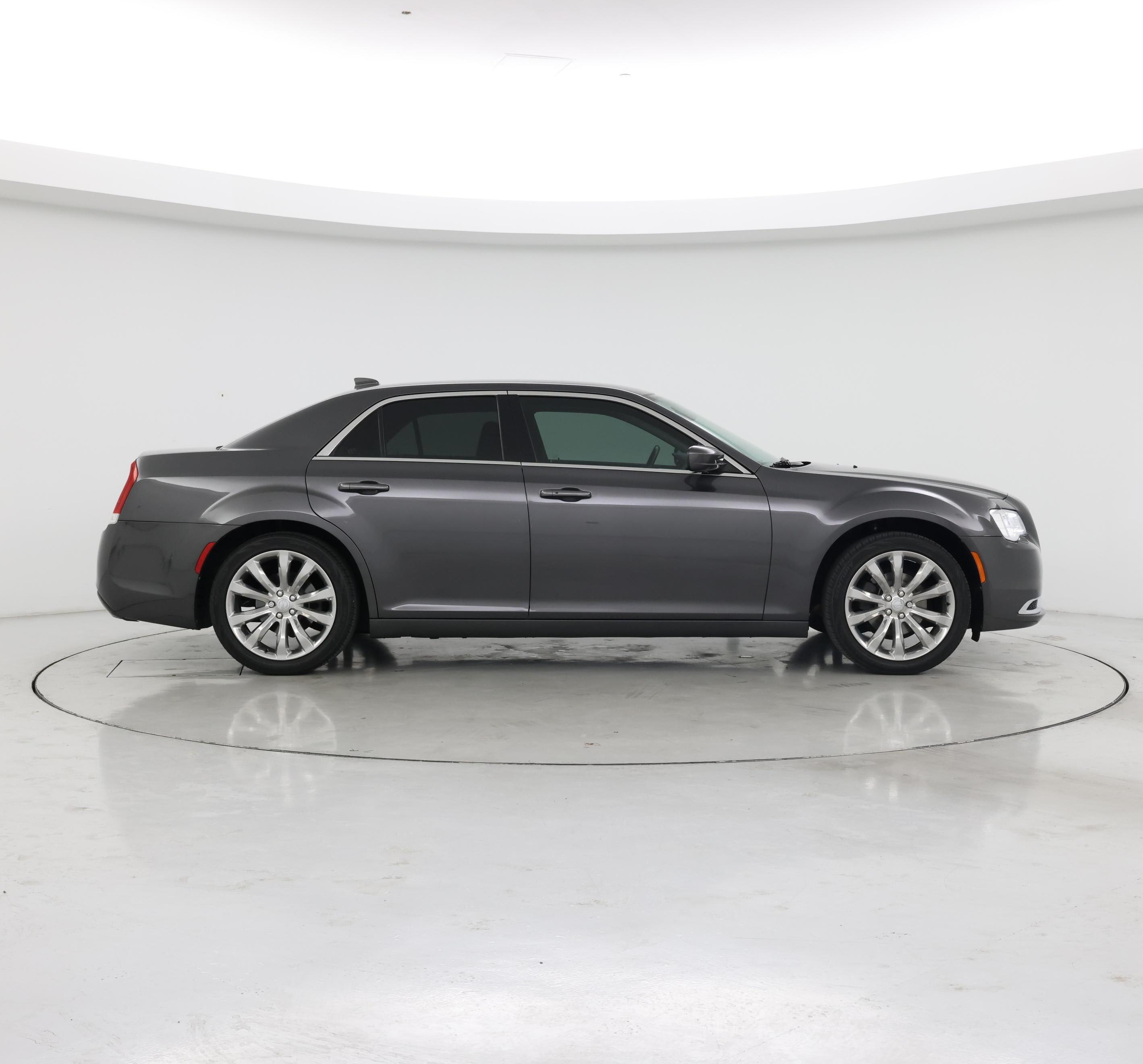Thumbnail: 2018 Chrysler 300 - 7