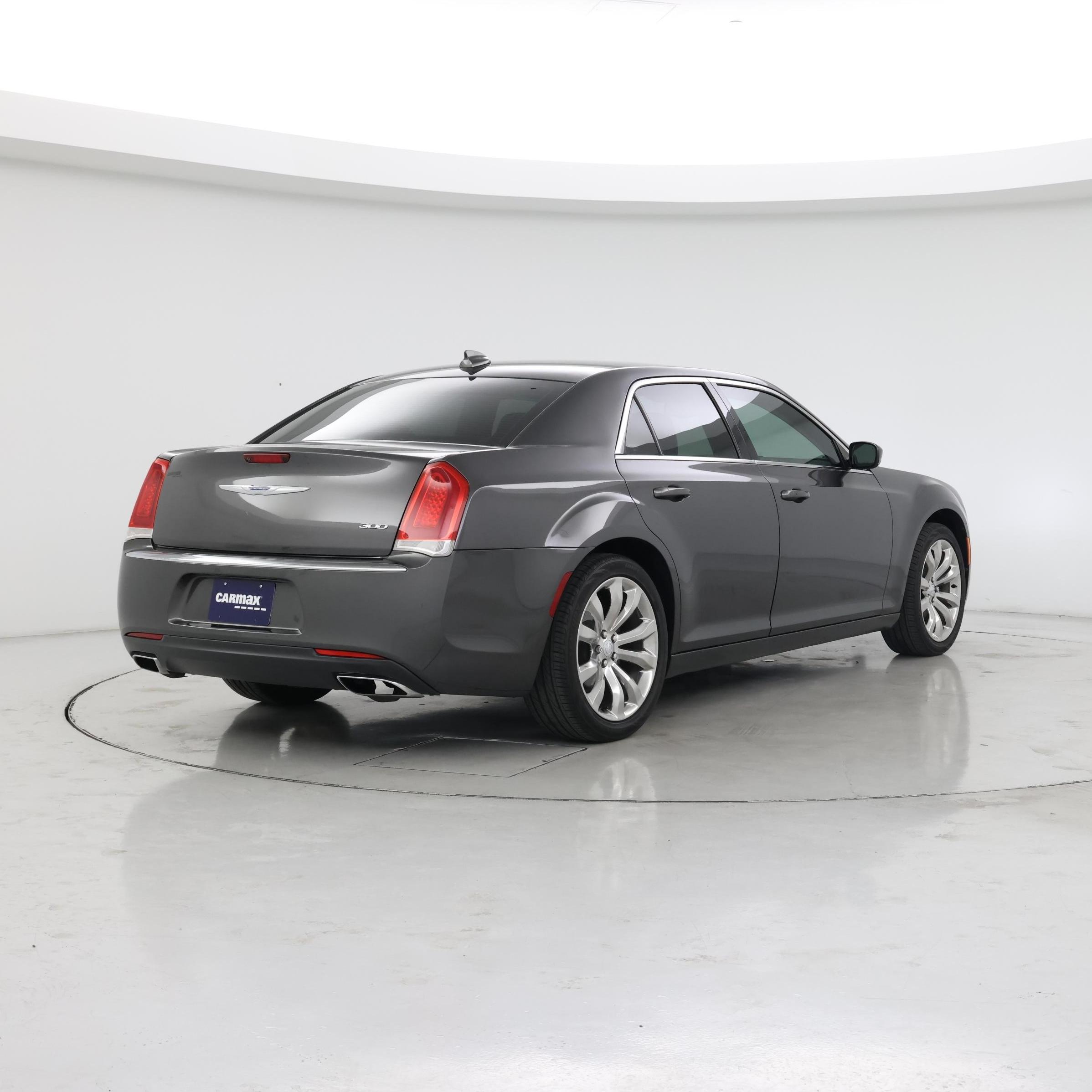 Thumbnail: 2018 Chrysler 300 - 8
