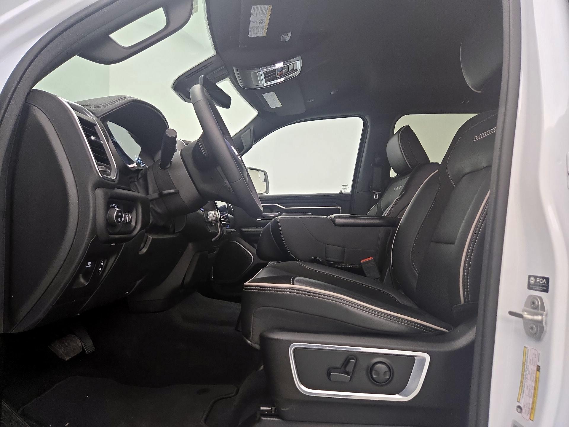 Thumbnail: 2025 RAM 1500 - 9