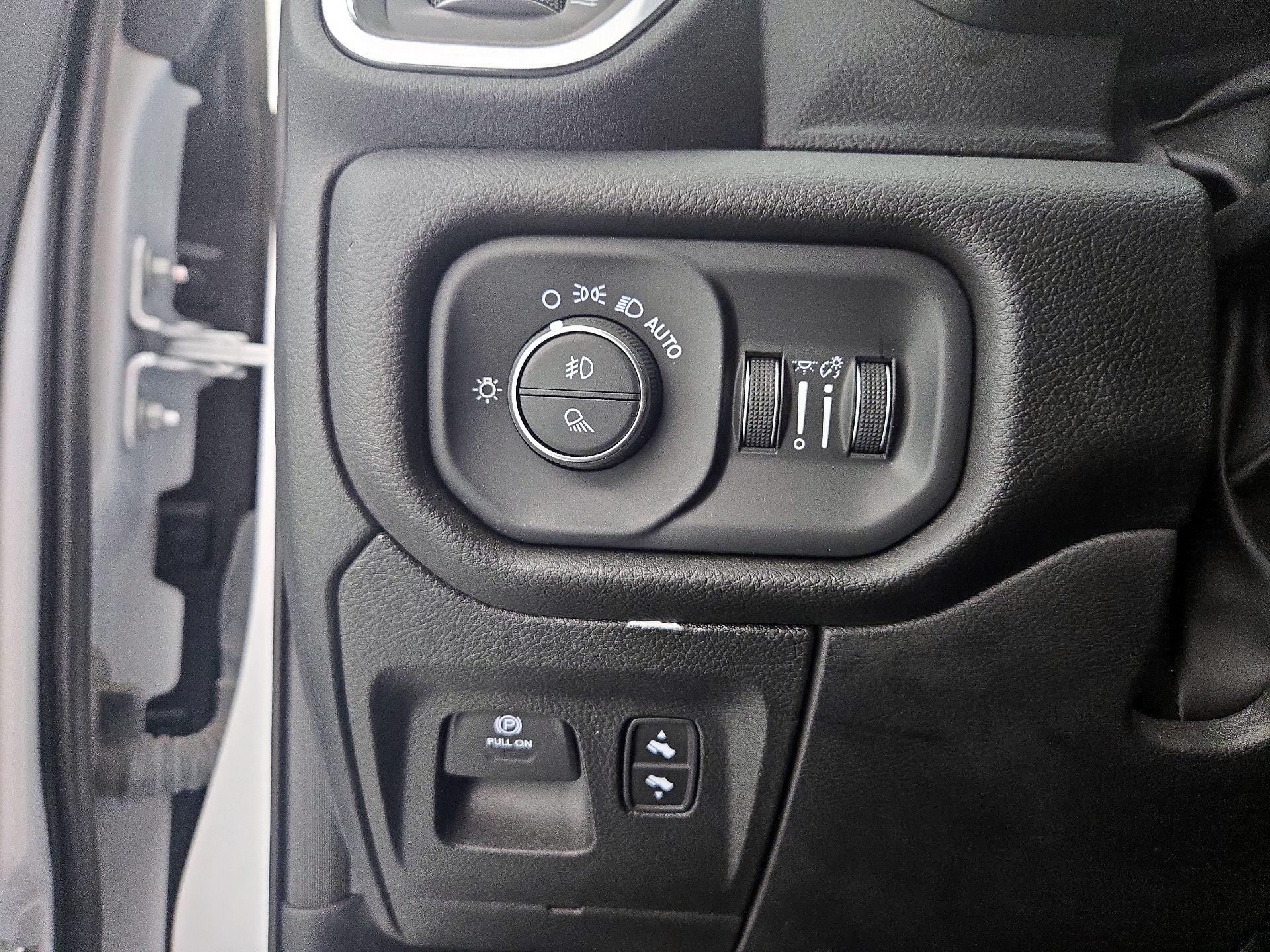 Thumbnail: 2025 RAM 1500 - 11