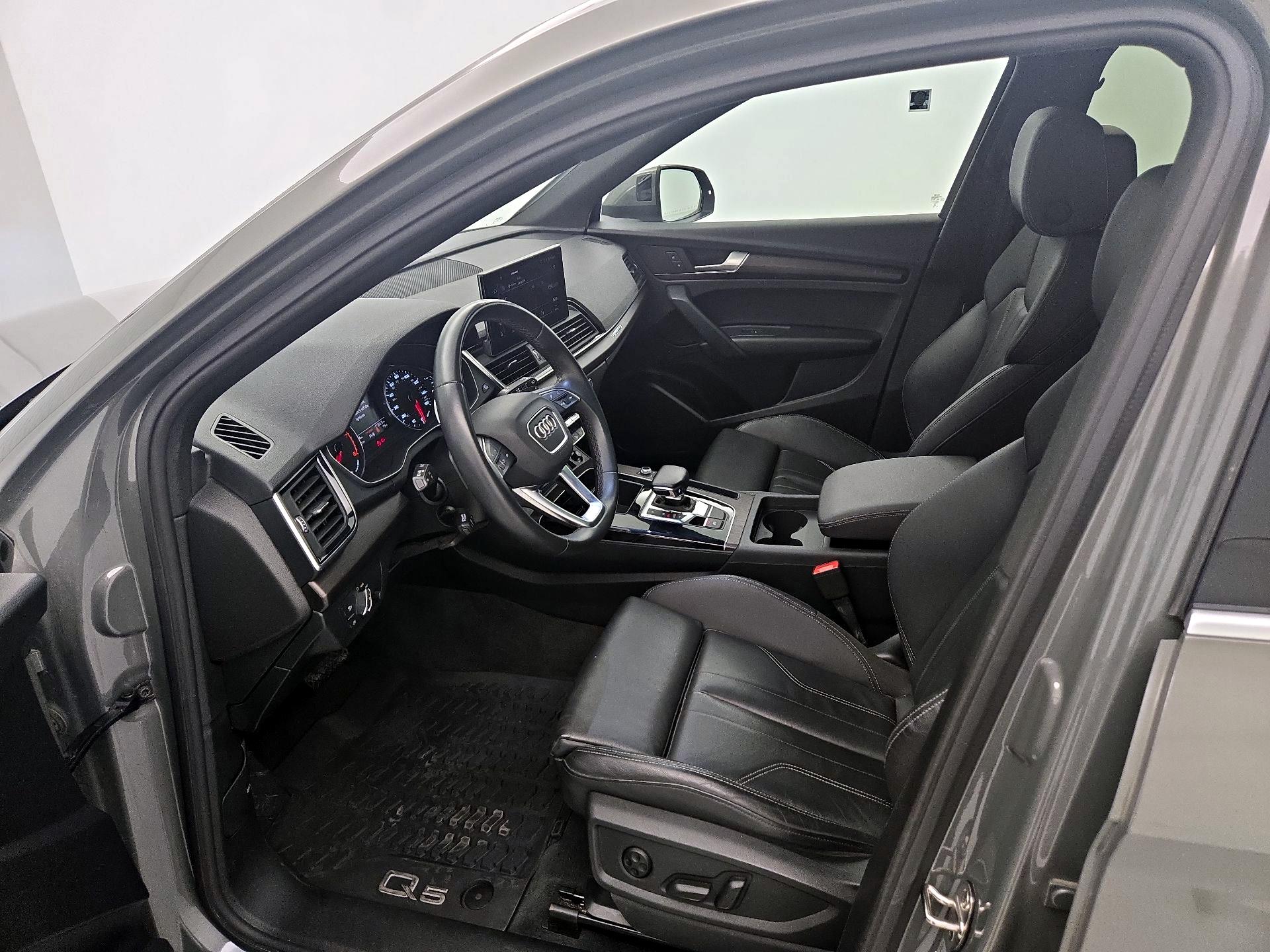Thumbnail: 2023 Audi Q5 - 9