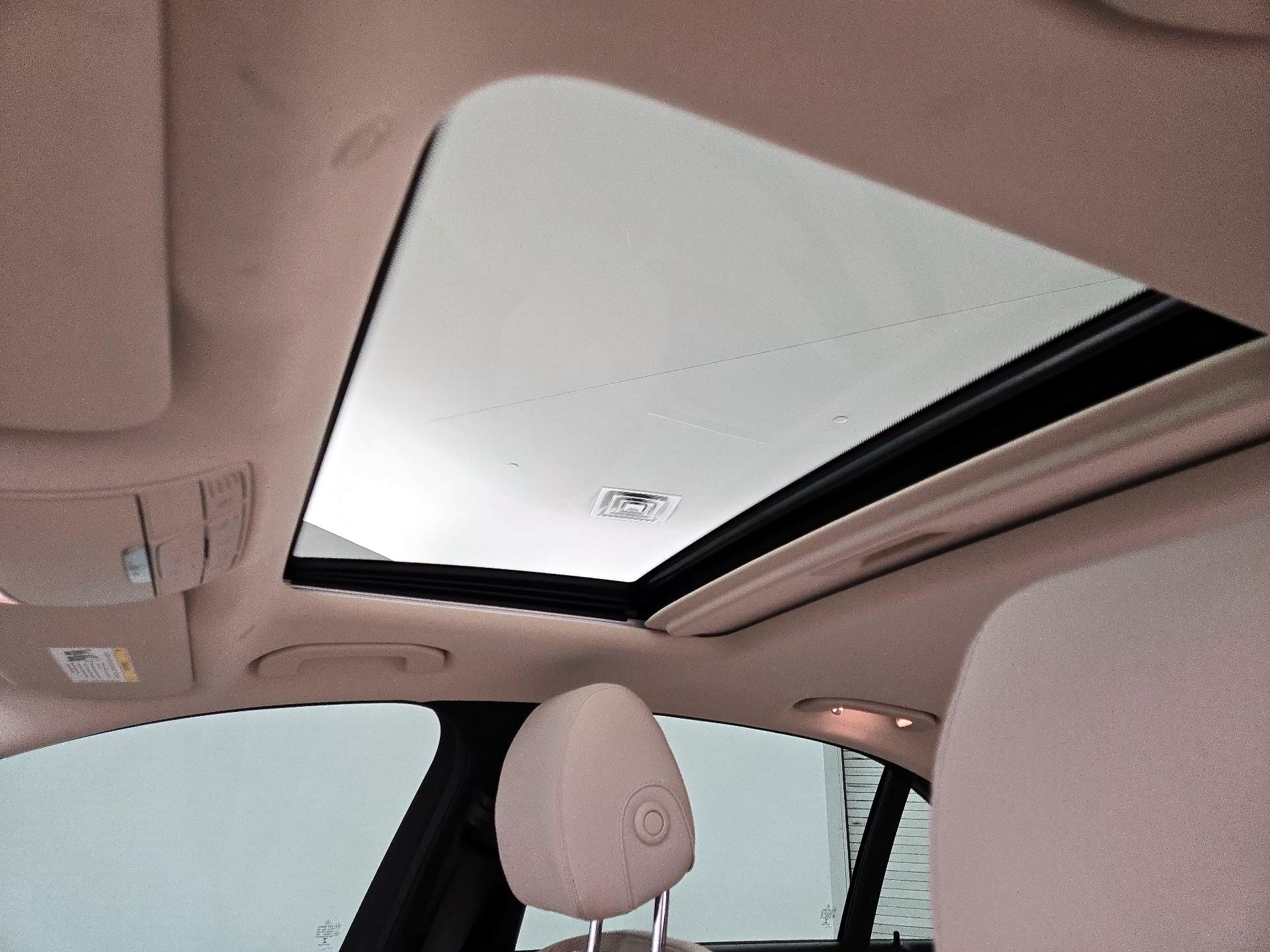 Thumbnail: 2021 Mercedes-Benz E-Class - 20