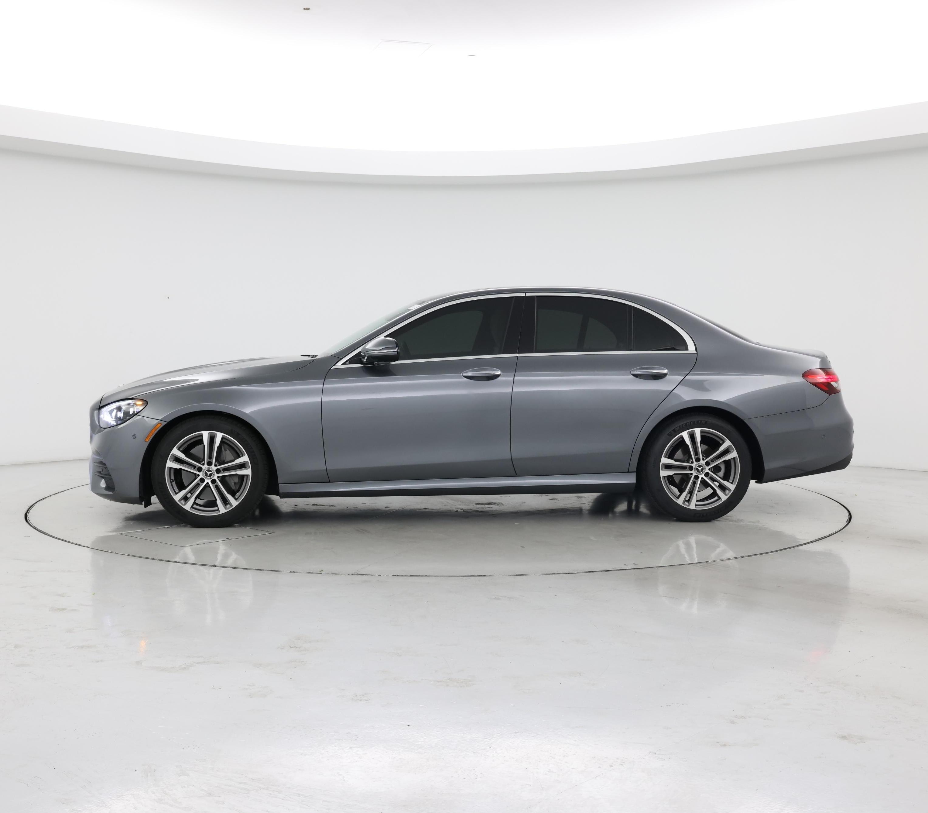Thumbnail: 2021 Mercedes-Benz E-Class - 3
