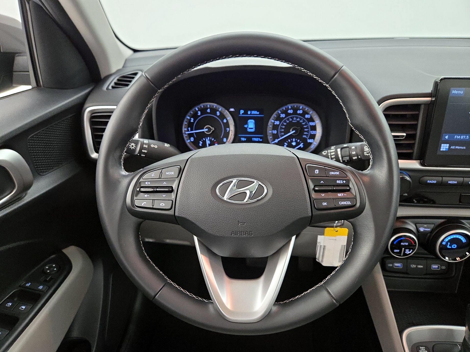 Thumbnail: 2022 Hyundai Venue - 10