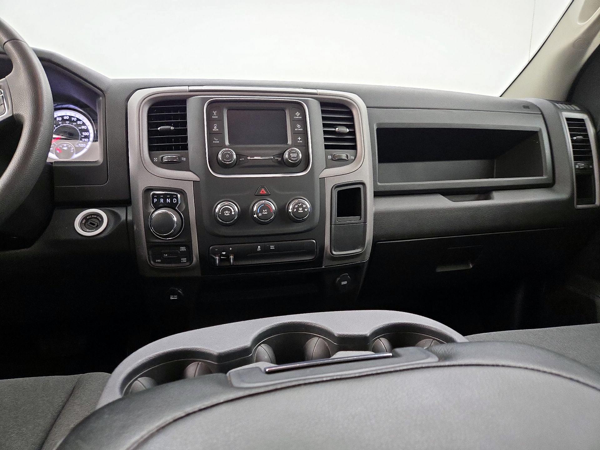 Thumbnail: 2024 RAM 1500 Classic - 9