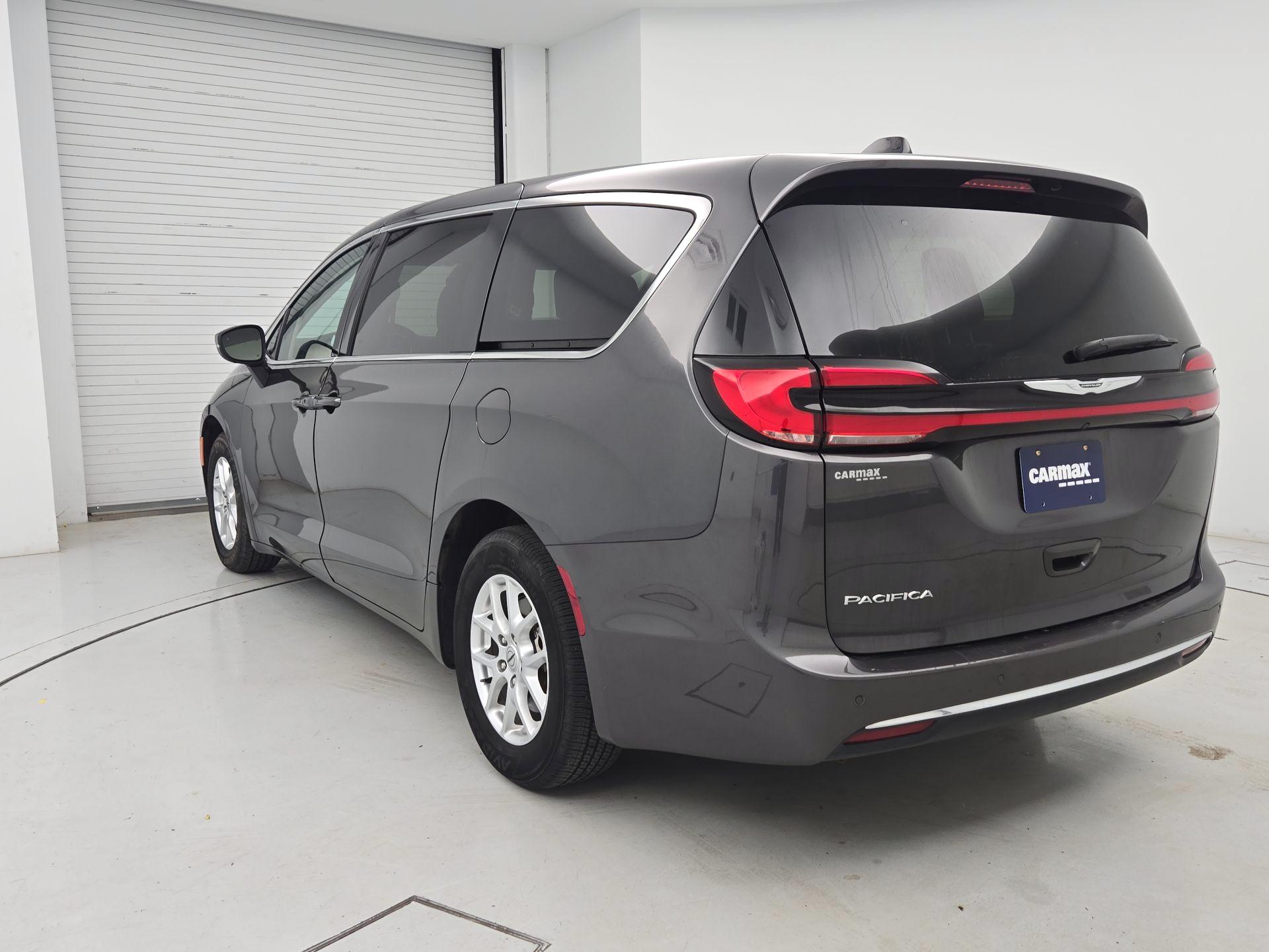 Thumbnail: 2023 Chrysler Pacifica - 7