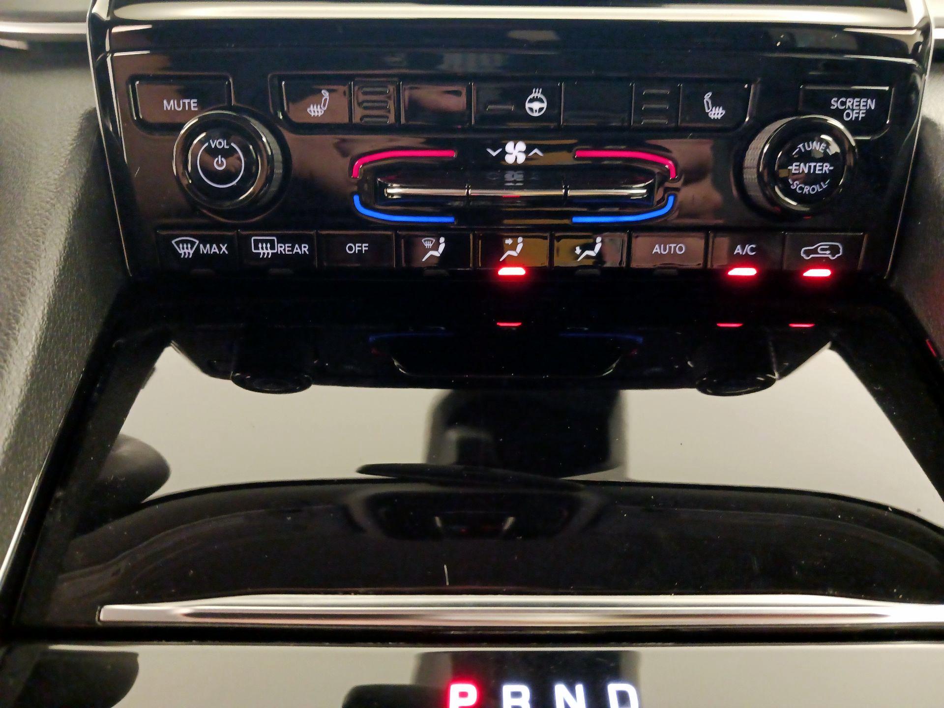 Thumbnail: 2023 Jeep Grand Cherokee - 17