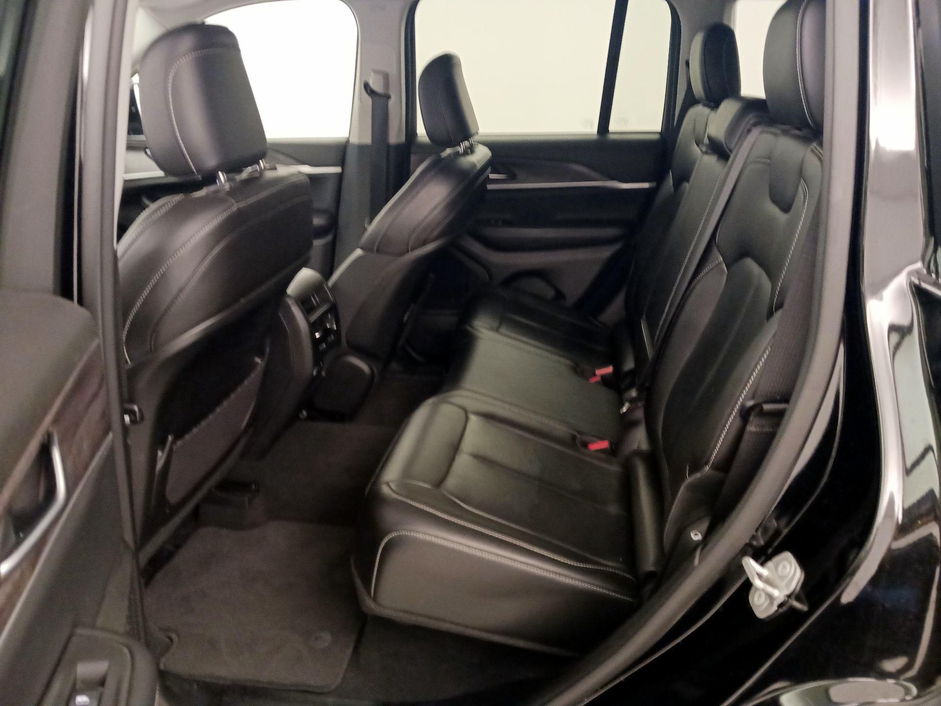 Thumbnail: 2023 Jeep Grand Cherokee - 20