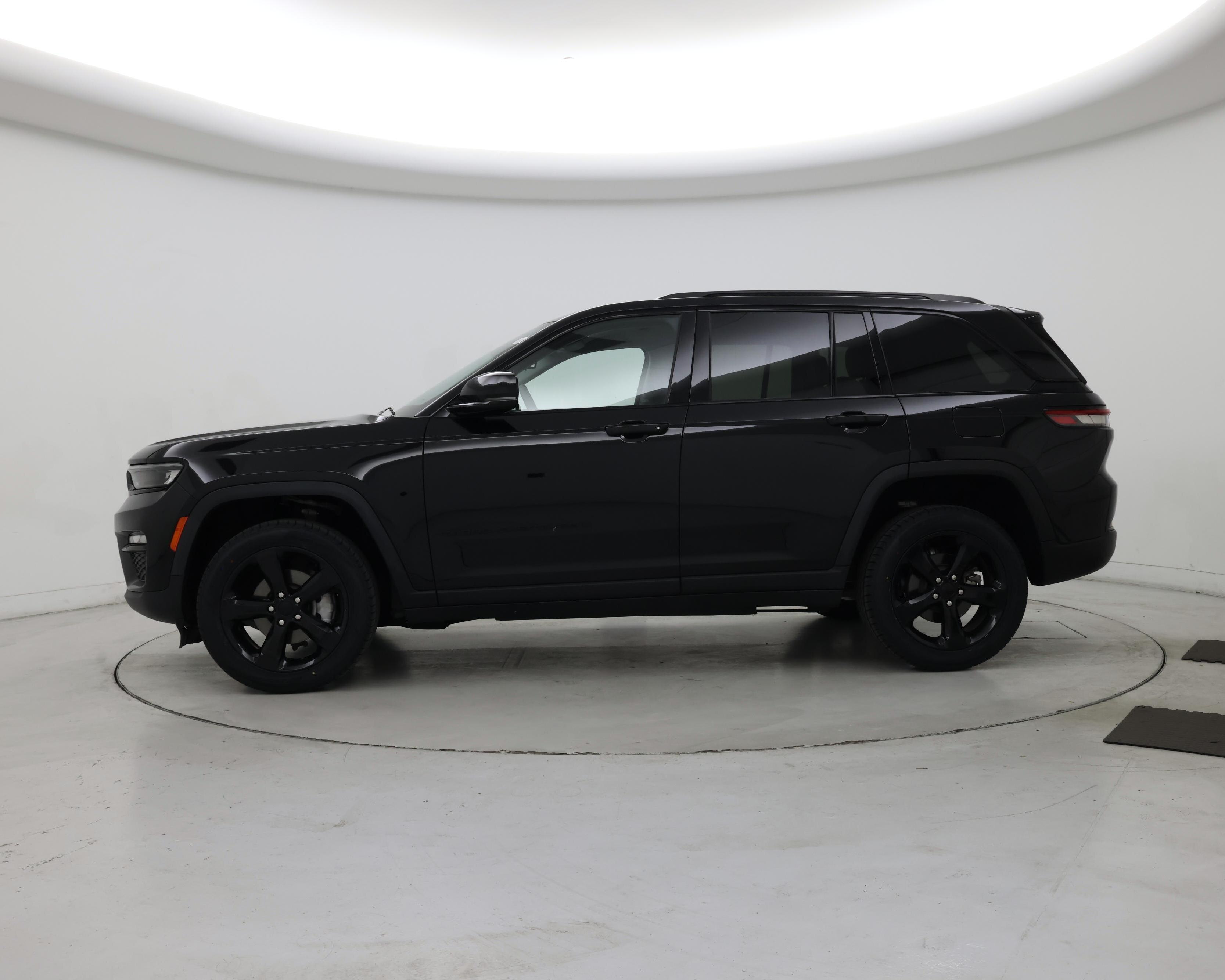 Thumbnail: 2023 Jeep Grand Cherokee - 3