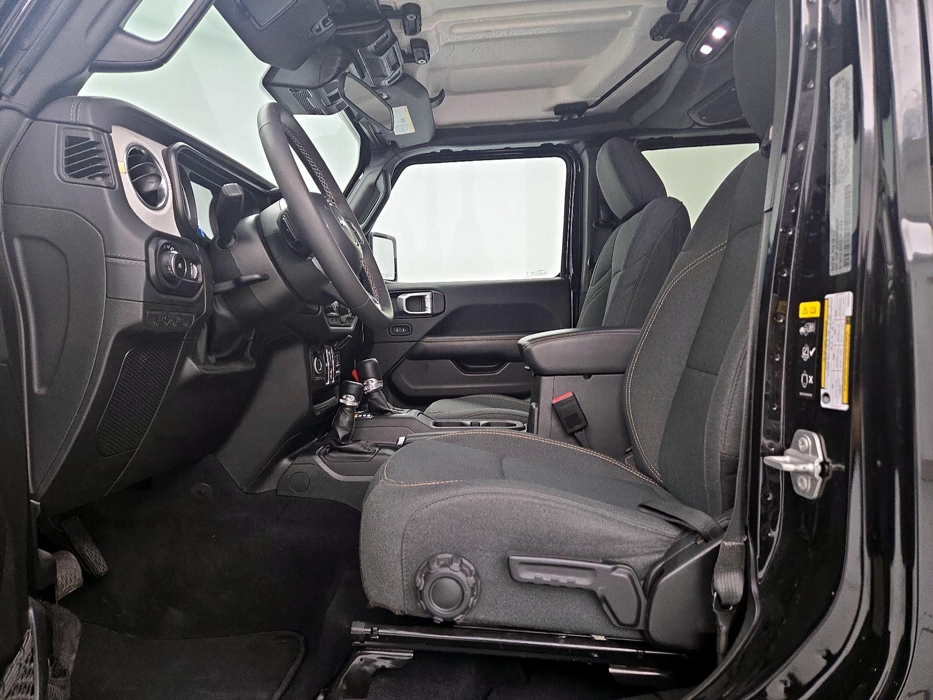Thumbnail: 2025 Jeep Wrangler - 9