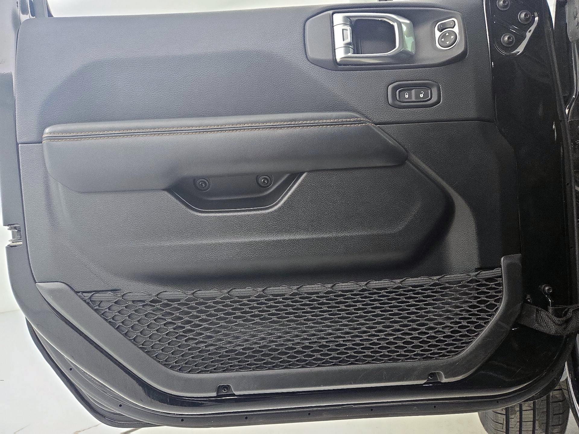 Thumbnail: 2025 Jeep Wrangler - 10
