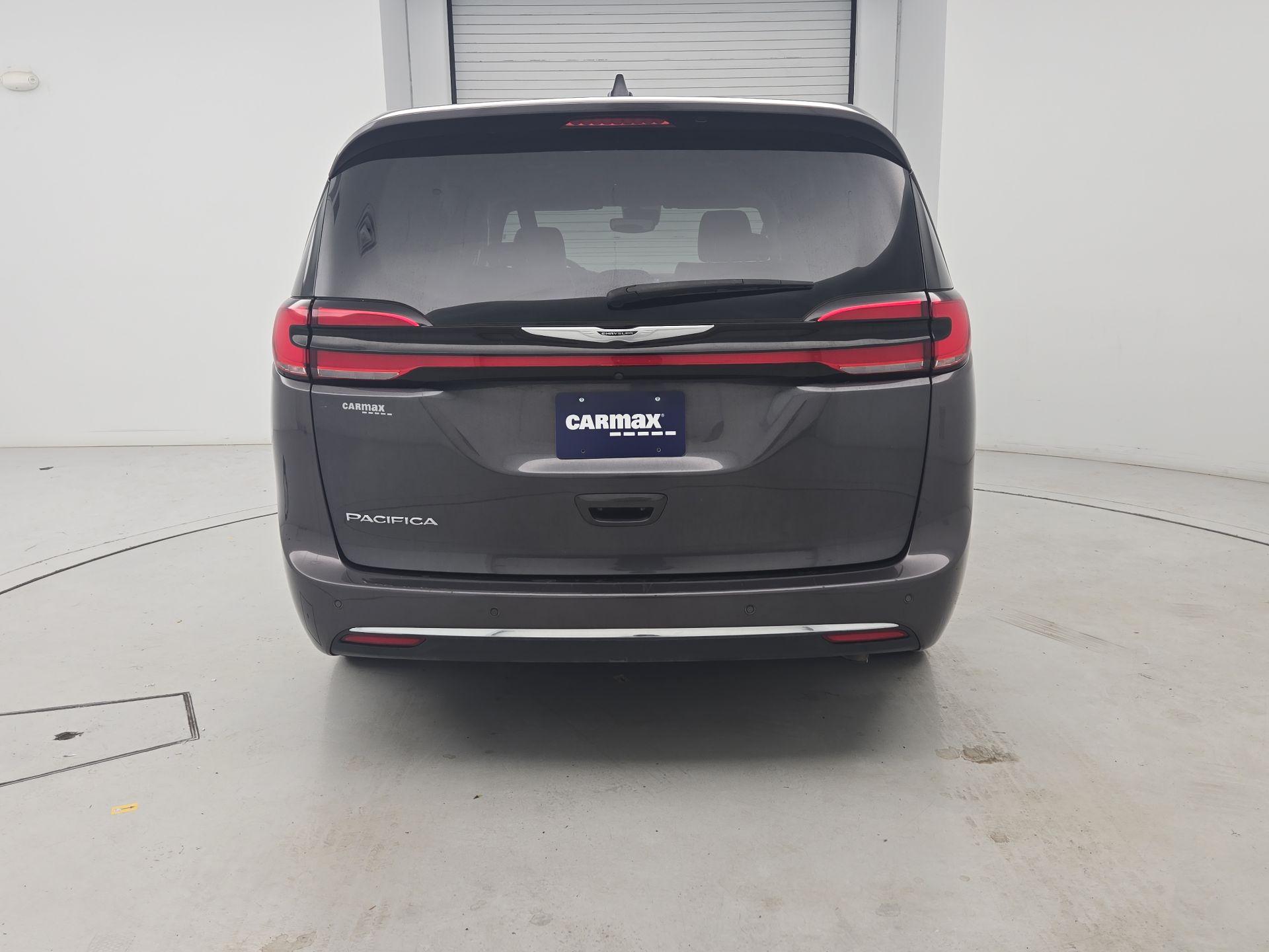 Thumbnail: 2023 Chrysler Pacifica - 6