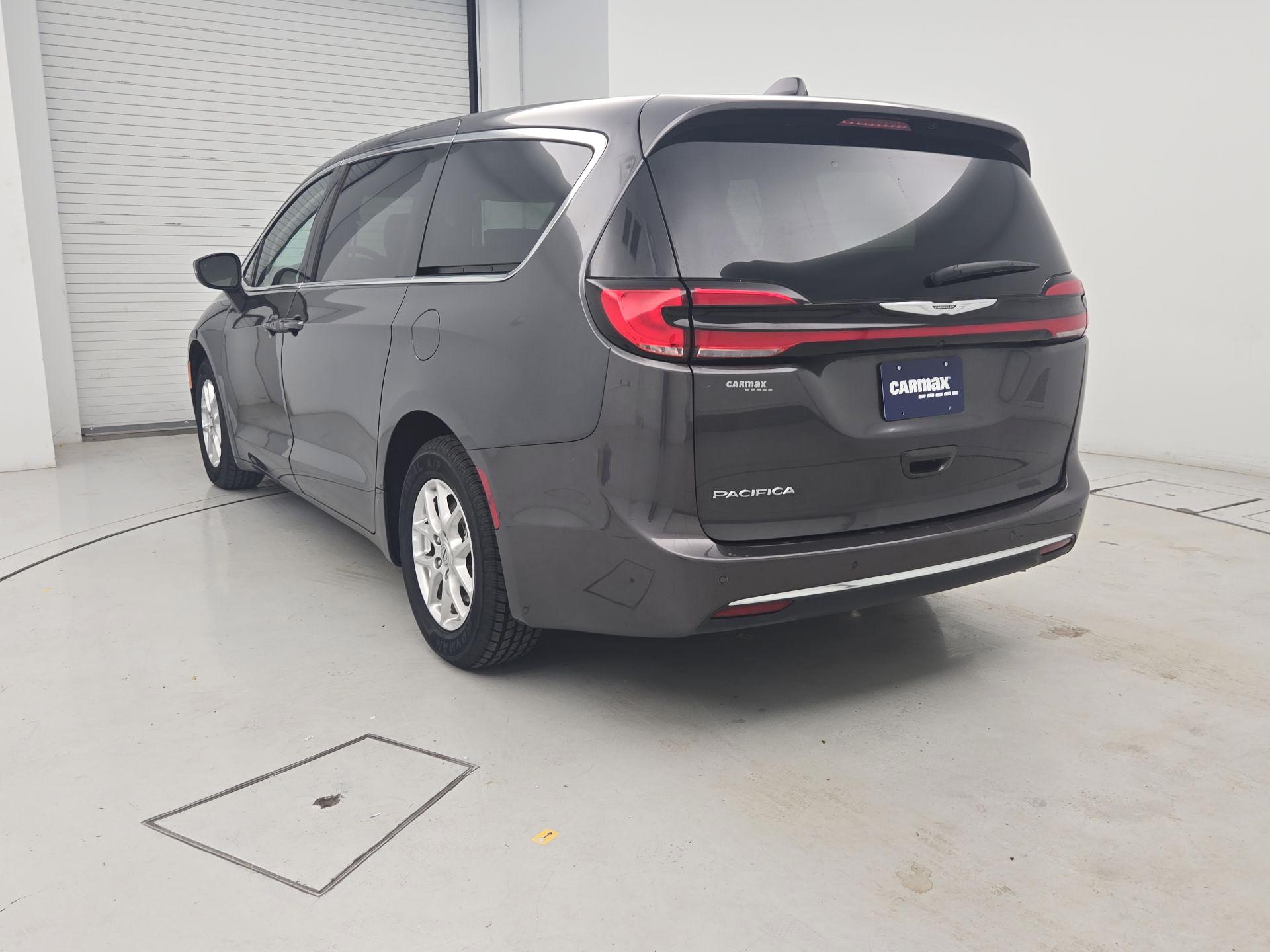 Thumbnail: 2023 Chrysler Pacifica - 7