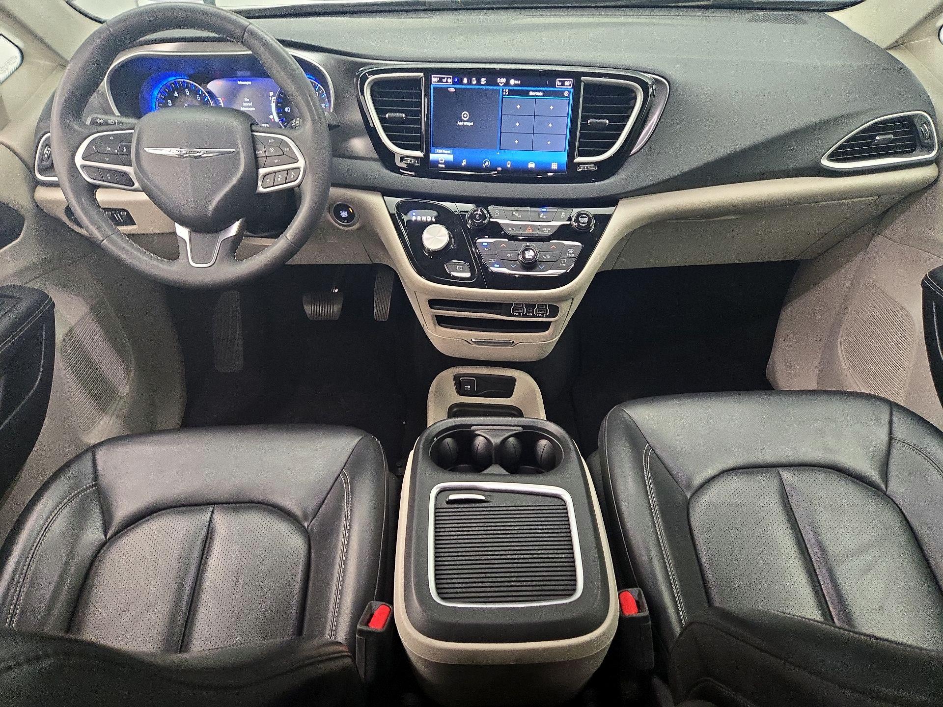 Thumbnail: 2023 Chrysler Pacifica - 8