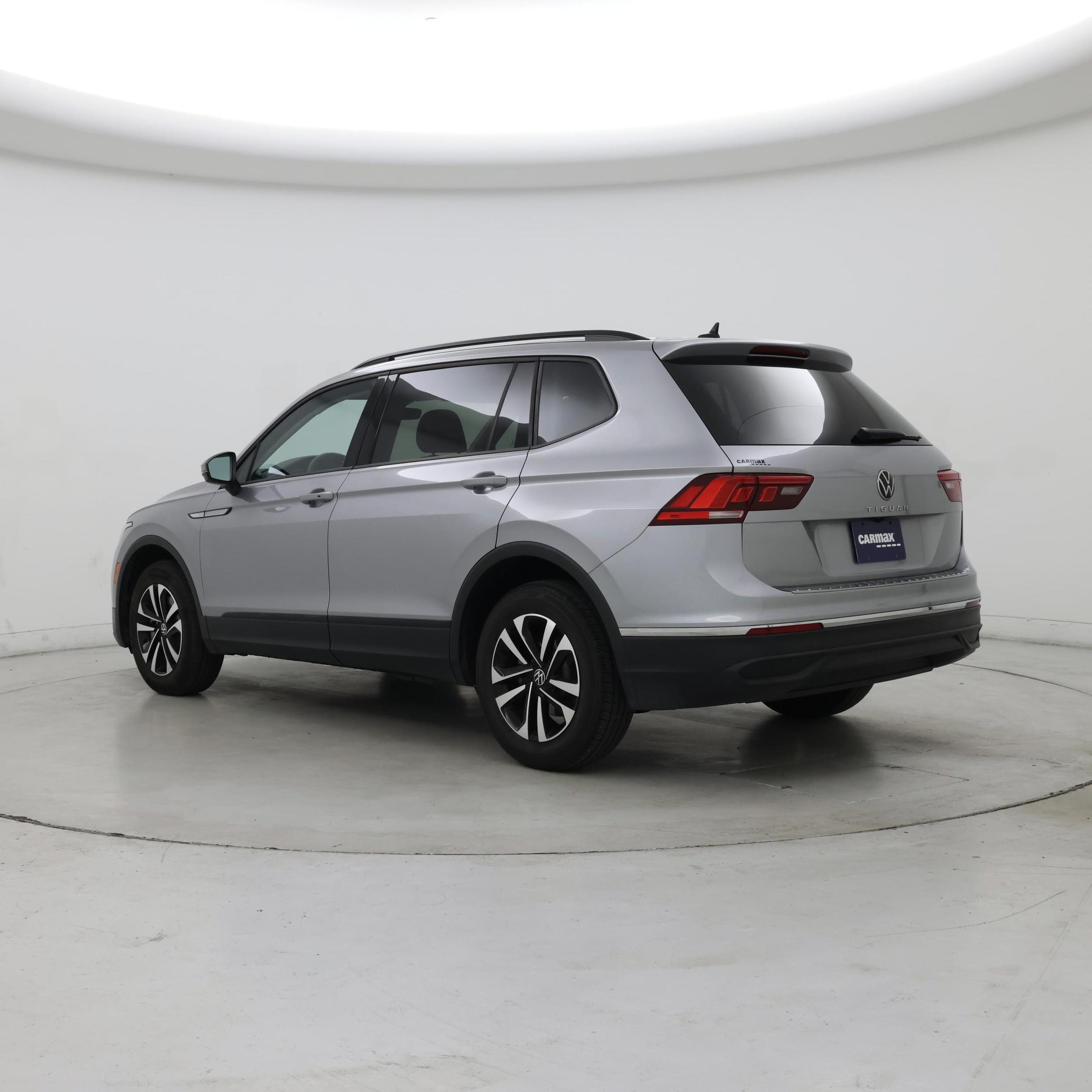 Thumbnail: 2023 Volkswagen Tiguan - 2