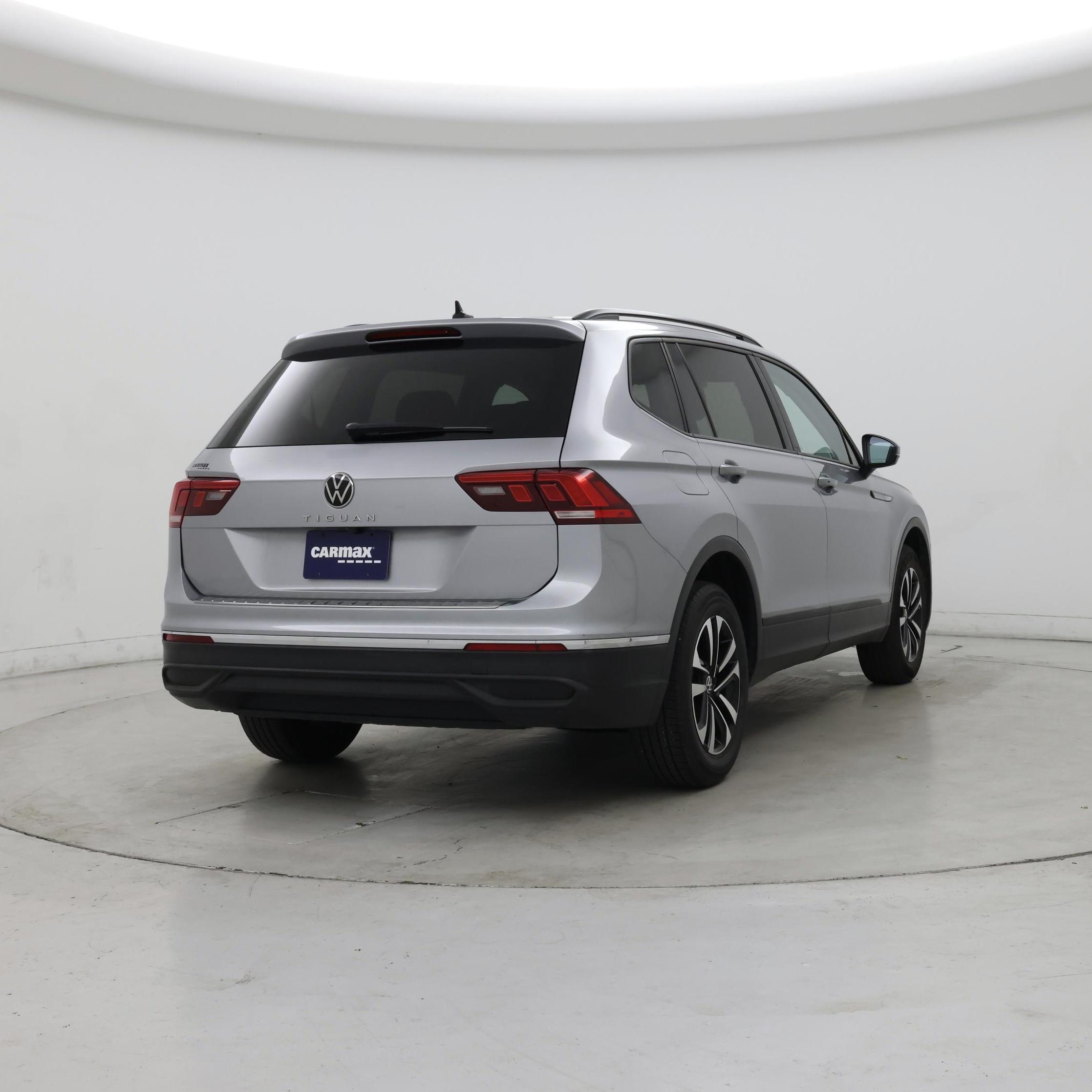 Thumbnail: 2023 Volkswagen Tiguan - 8