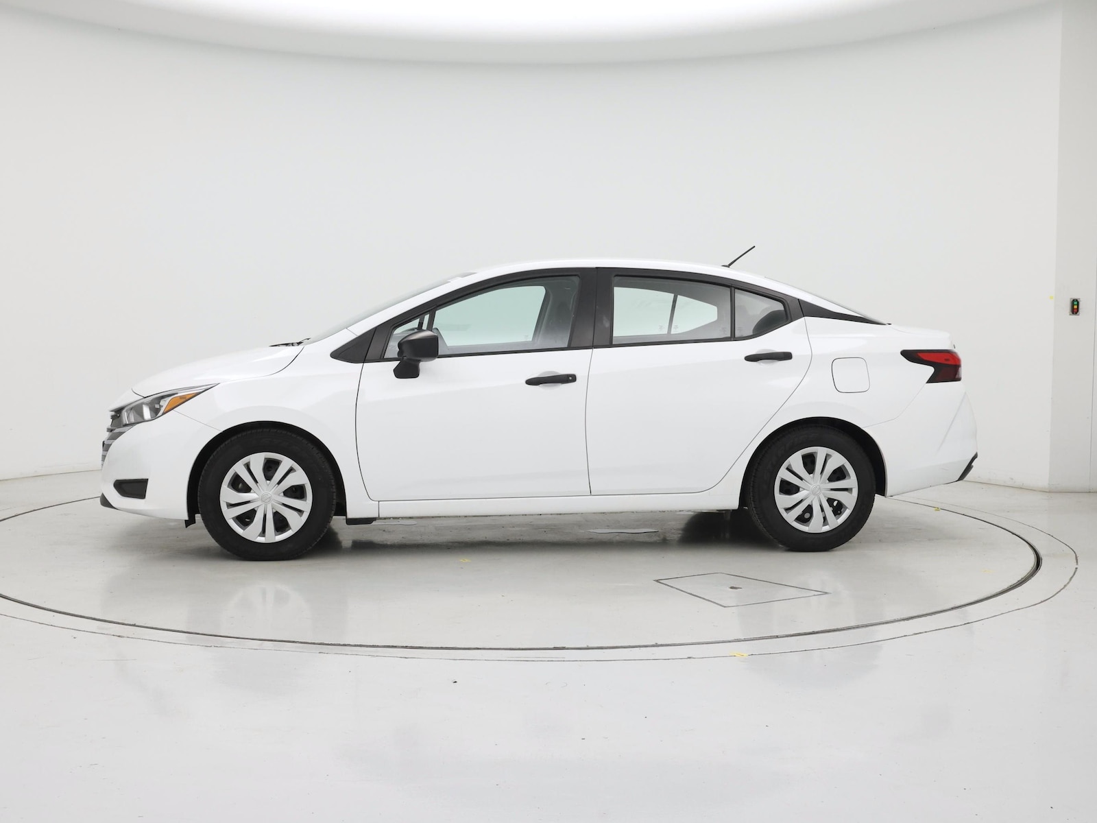 2024 Nissan Versa Sedan S - Photo 4