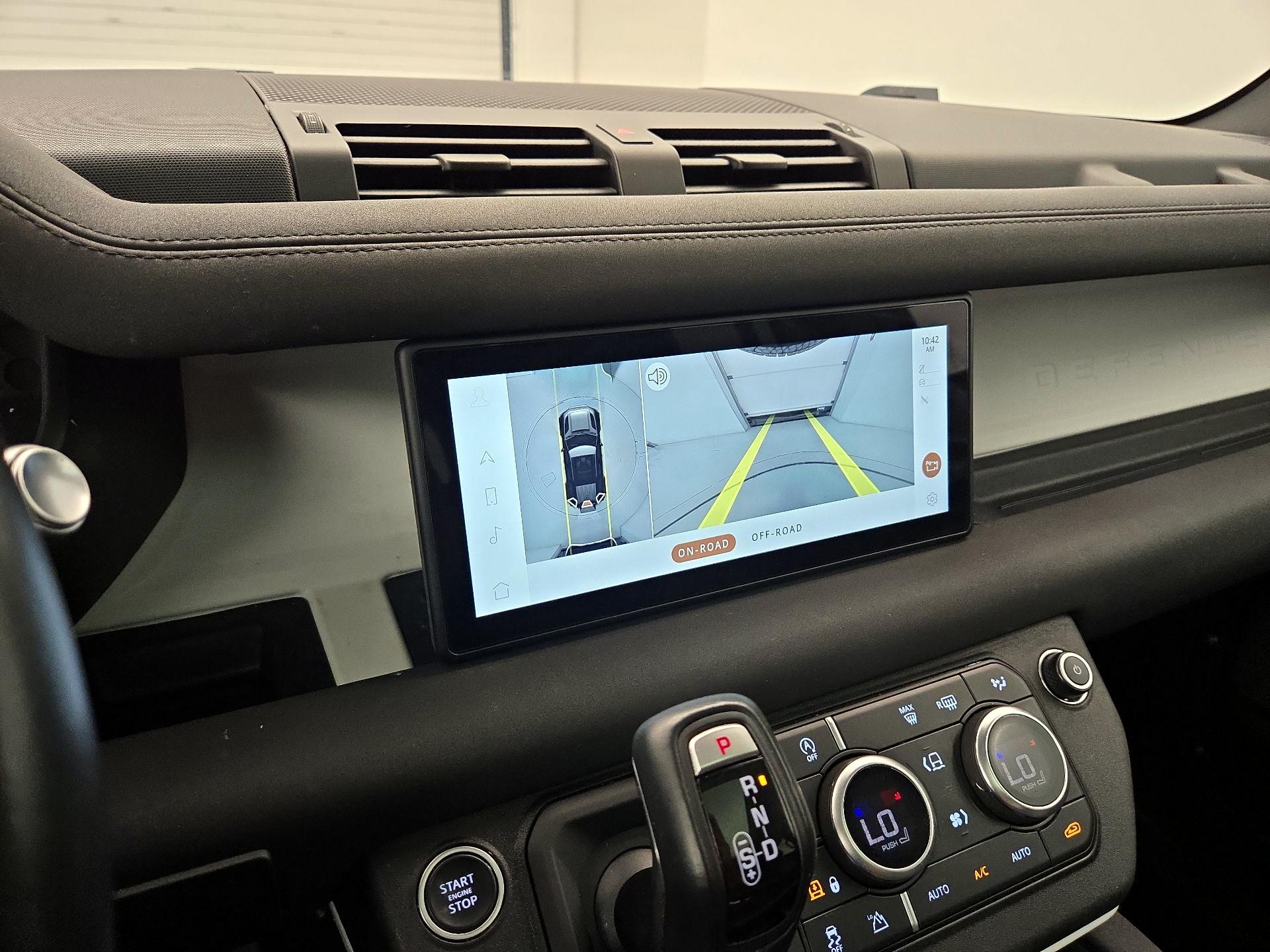 Thumbnail: 2022 Land Rover Defender - 15
