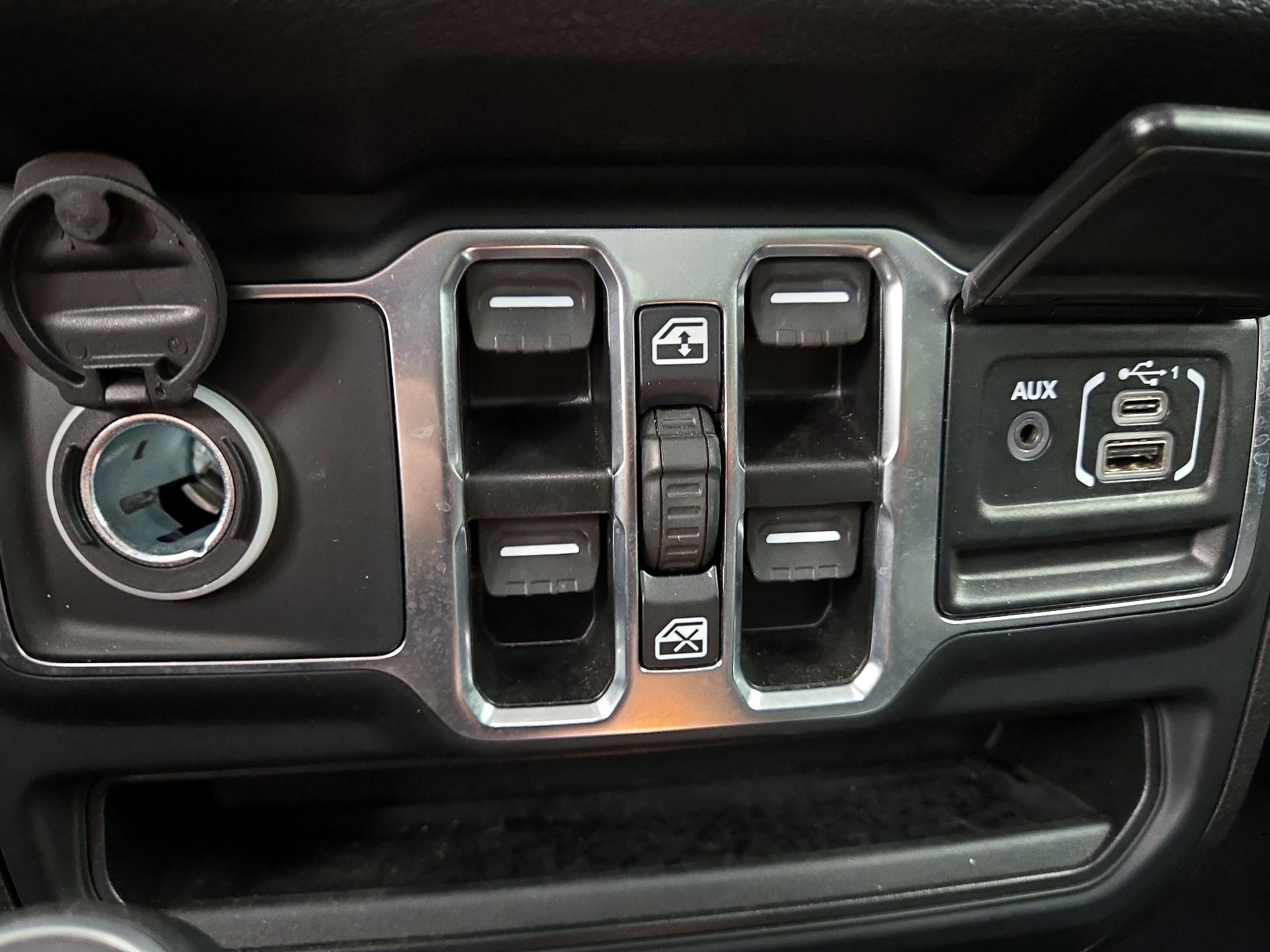 Thumbnail: 2025 Jeep Wrangler - 16
