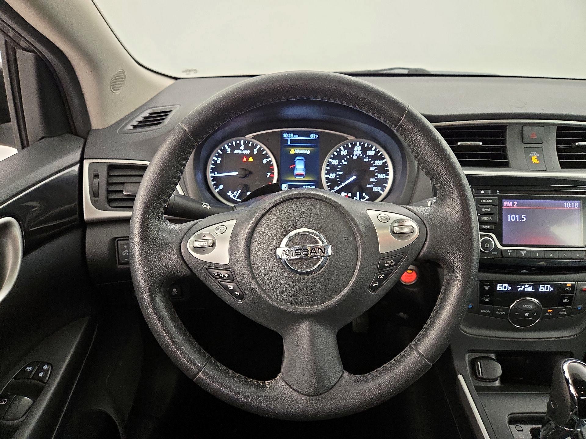 Thumbnail: 2018 Nissan Sentra - 10