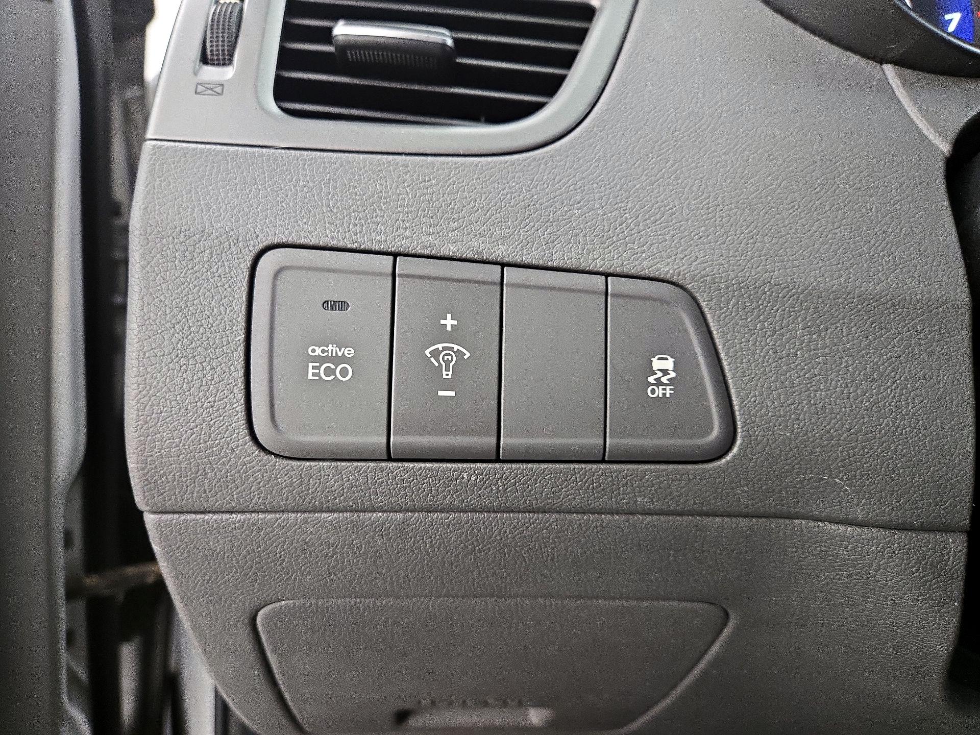 Thumbnail: 2014 Hyundai Elantra - 13