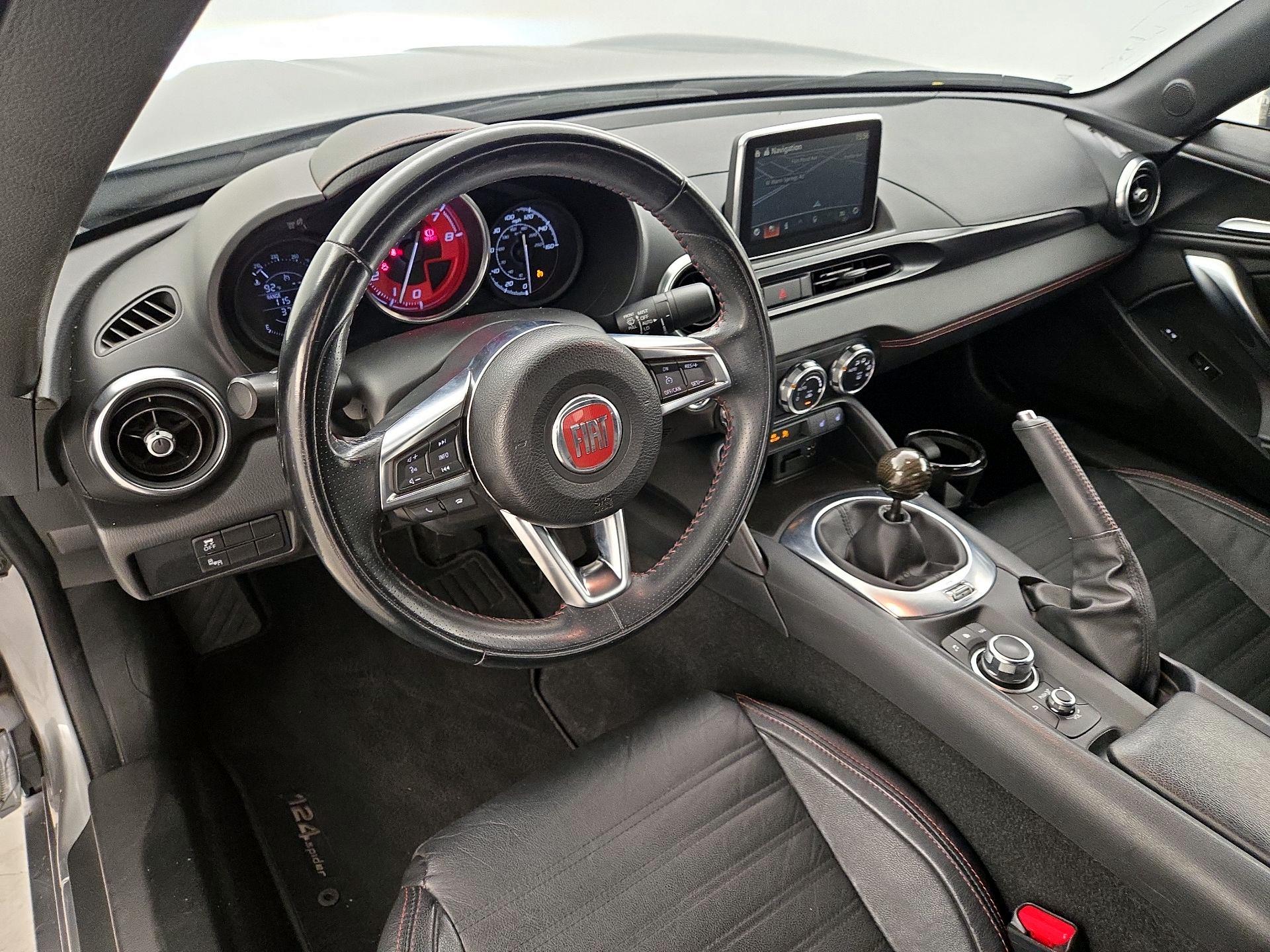 Thumbnail: 2017 Fiat 124 Spider - 9
