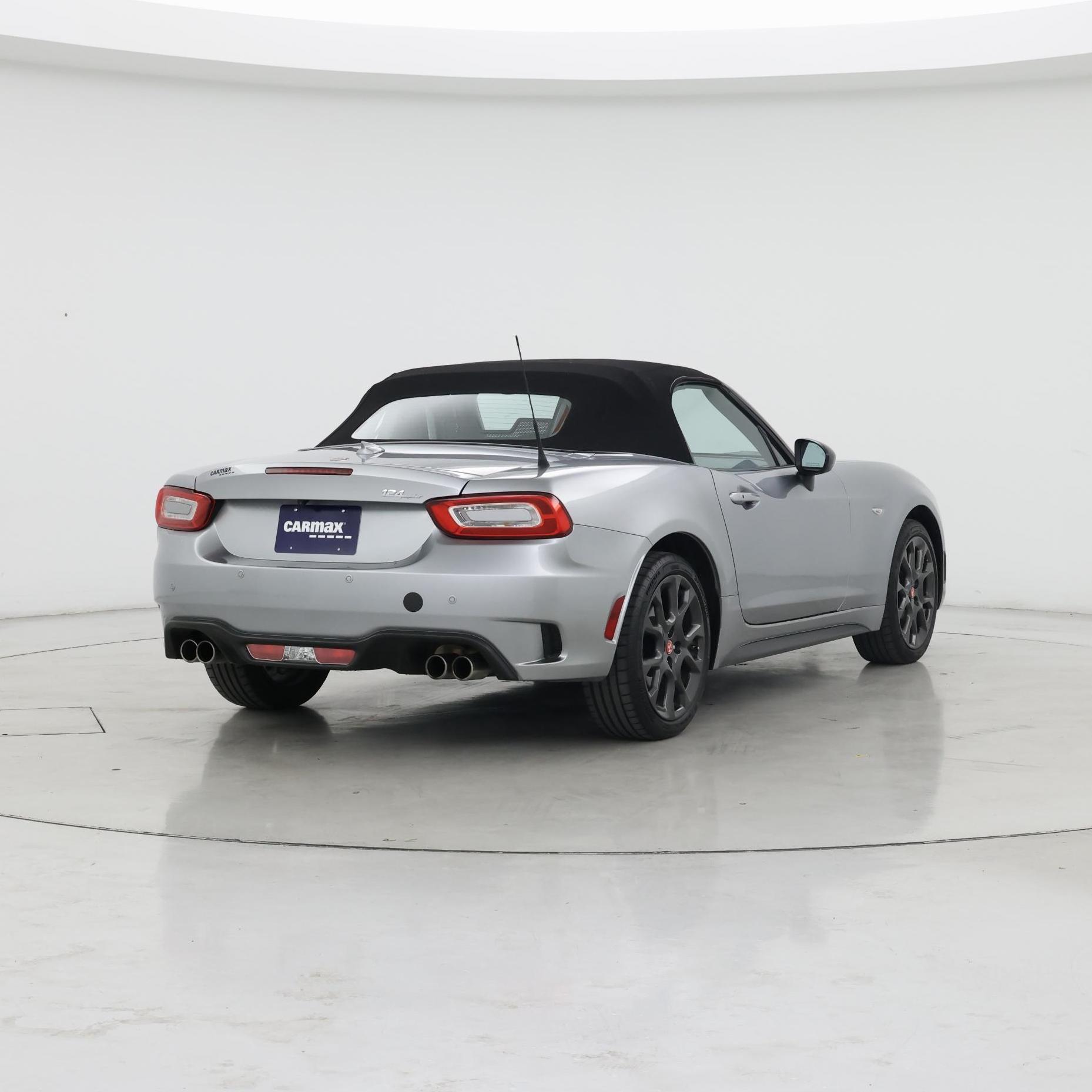 Thumbnail: 2017 Fiat 124 Spider - 8