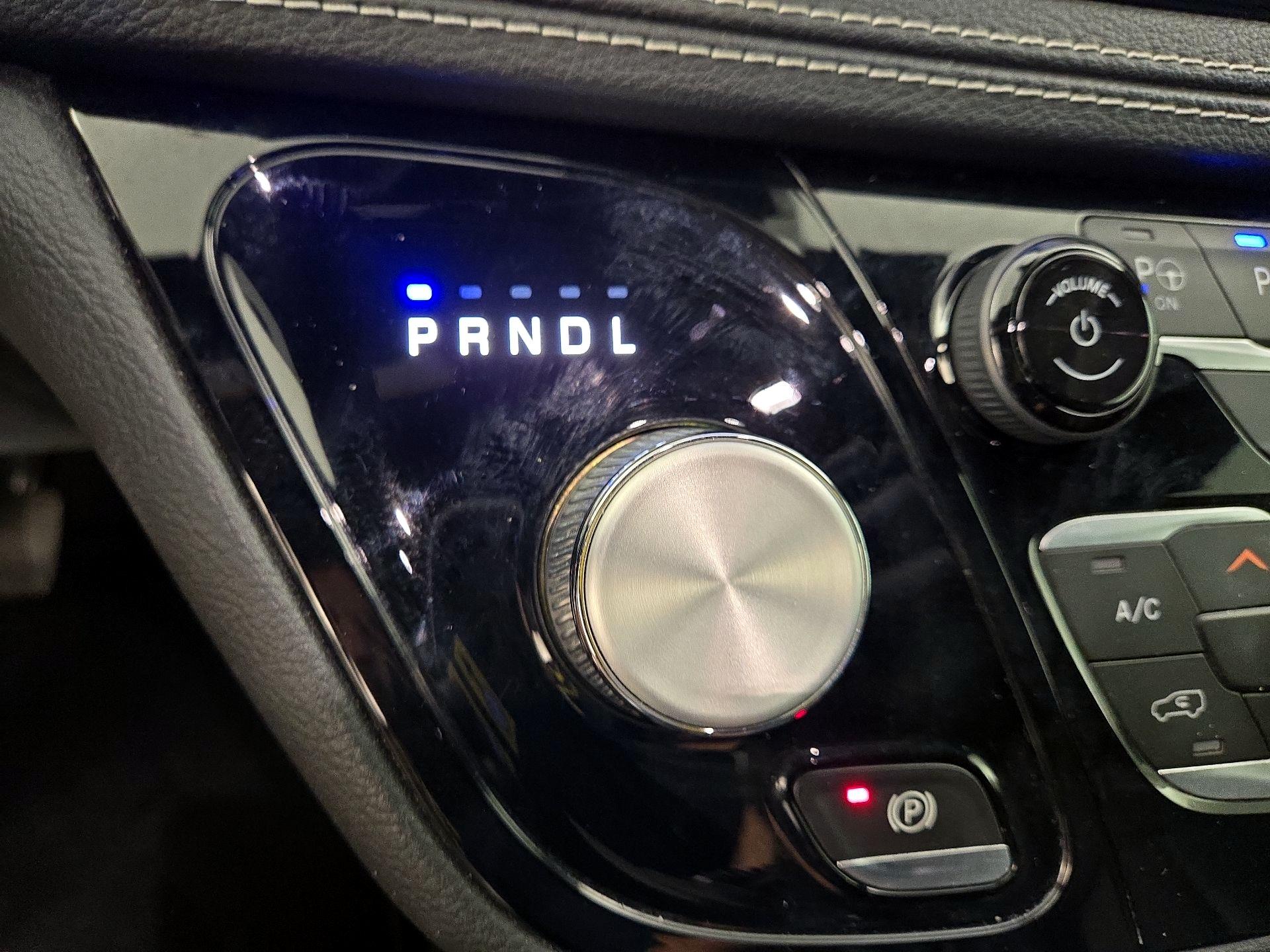 Thumbnail: 2021 Chrysler Pacifica - 18