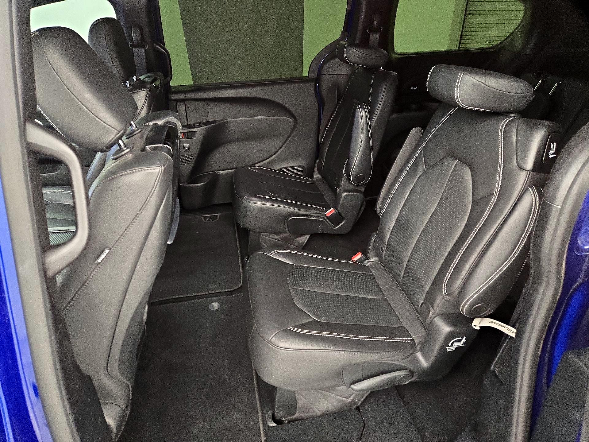 Thumbnail: 2021 Chrysler Pacifica - 20