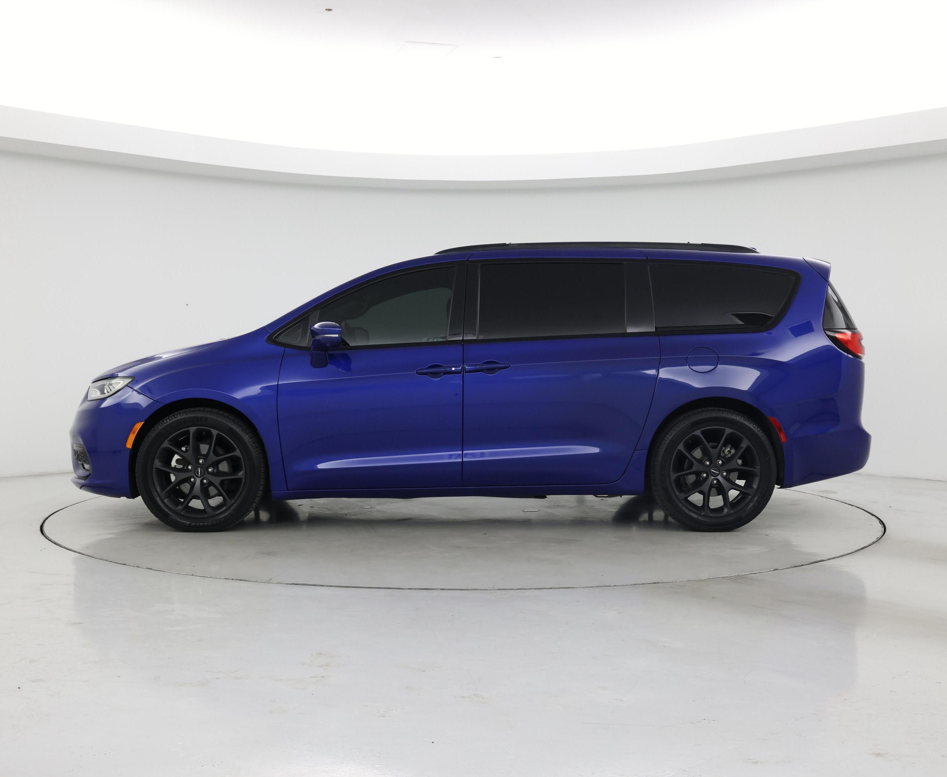 Thumbnail: 2021 Chrysler Pacifica - 3