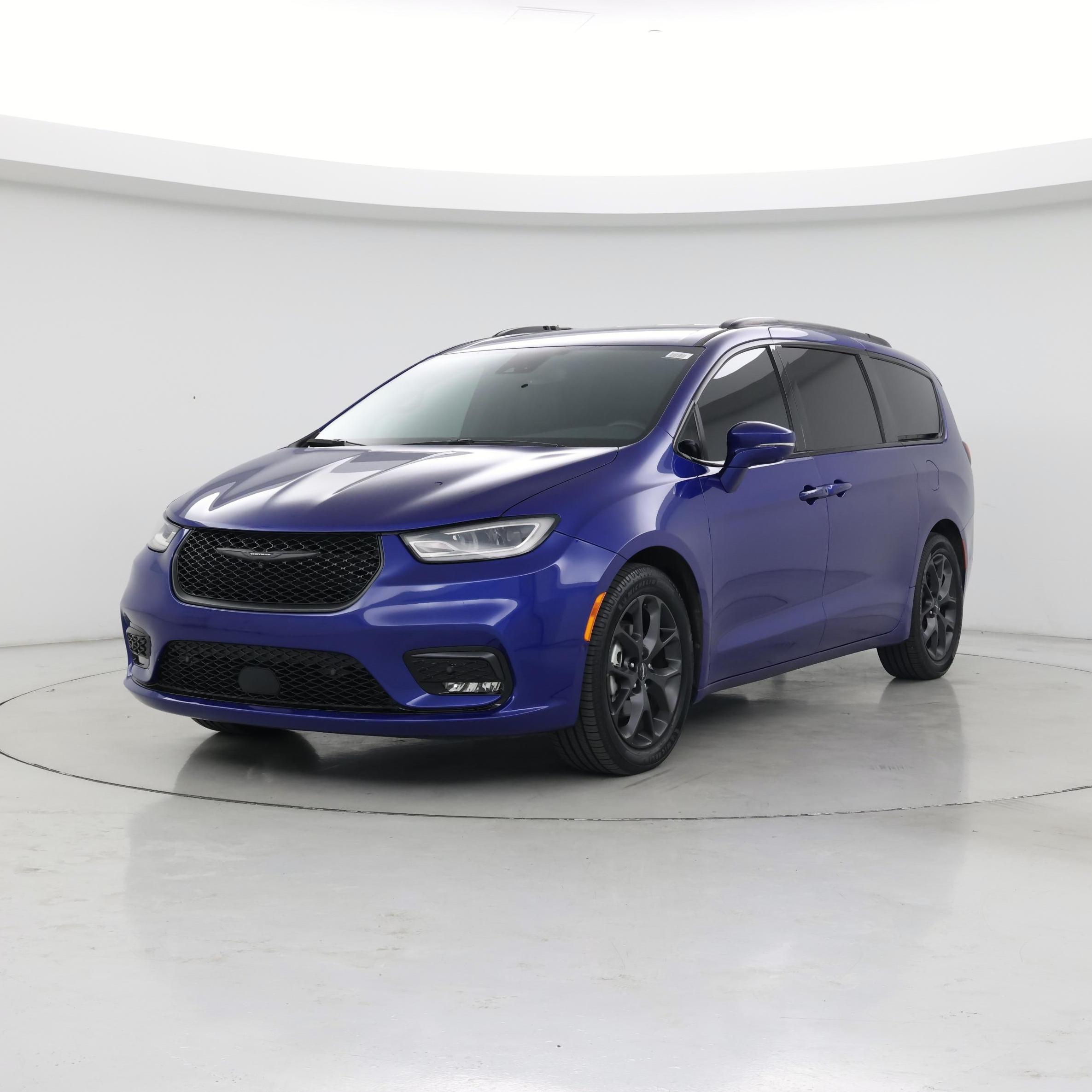 Thumbnail: 2021 Chrysler Pacifica - 4