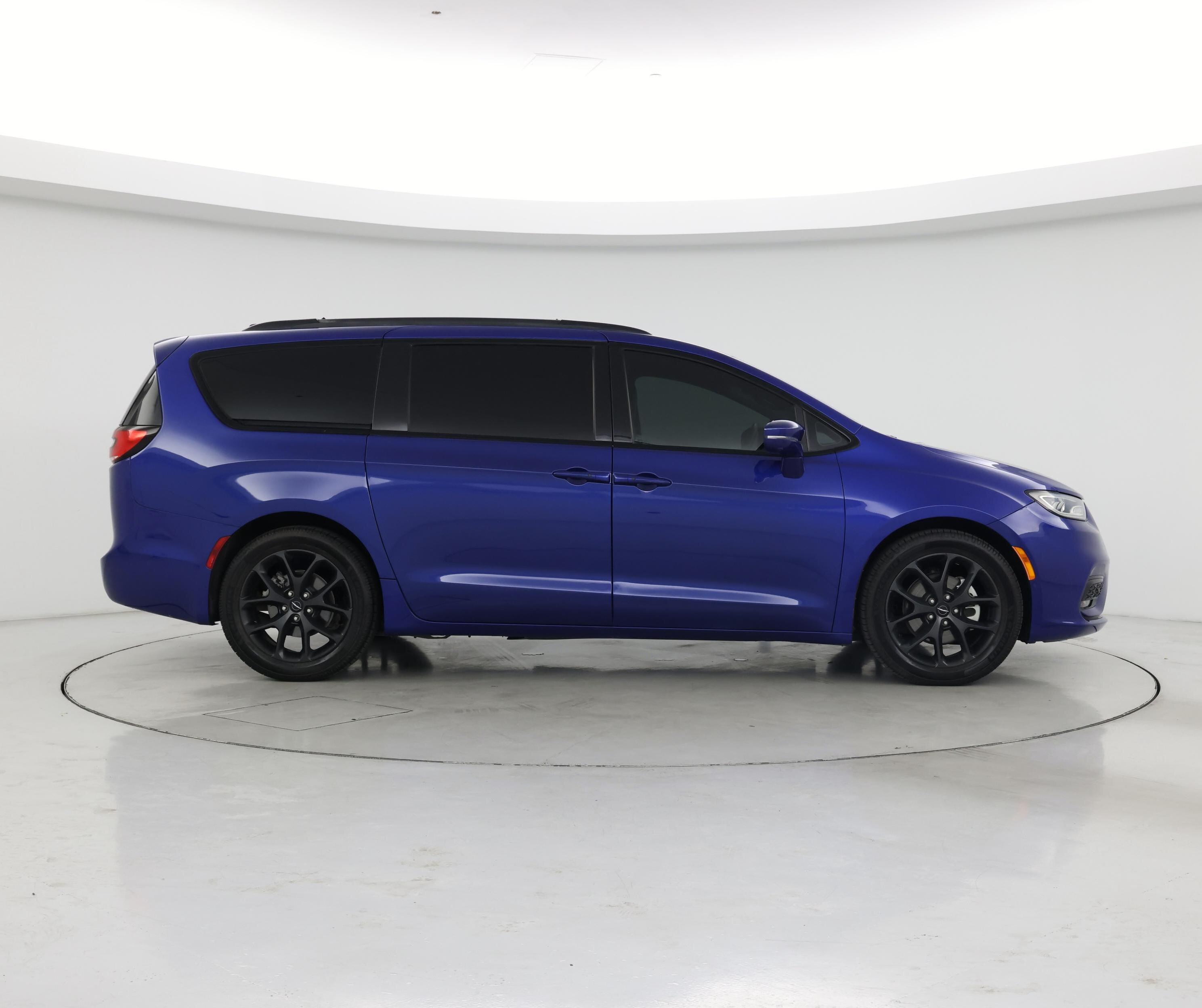 Thumbnail: 2021 Chrysler Pacifica - 7