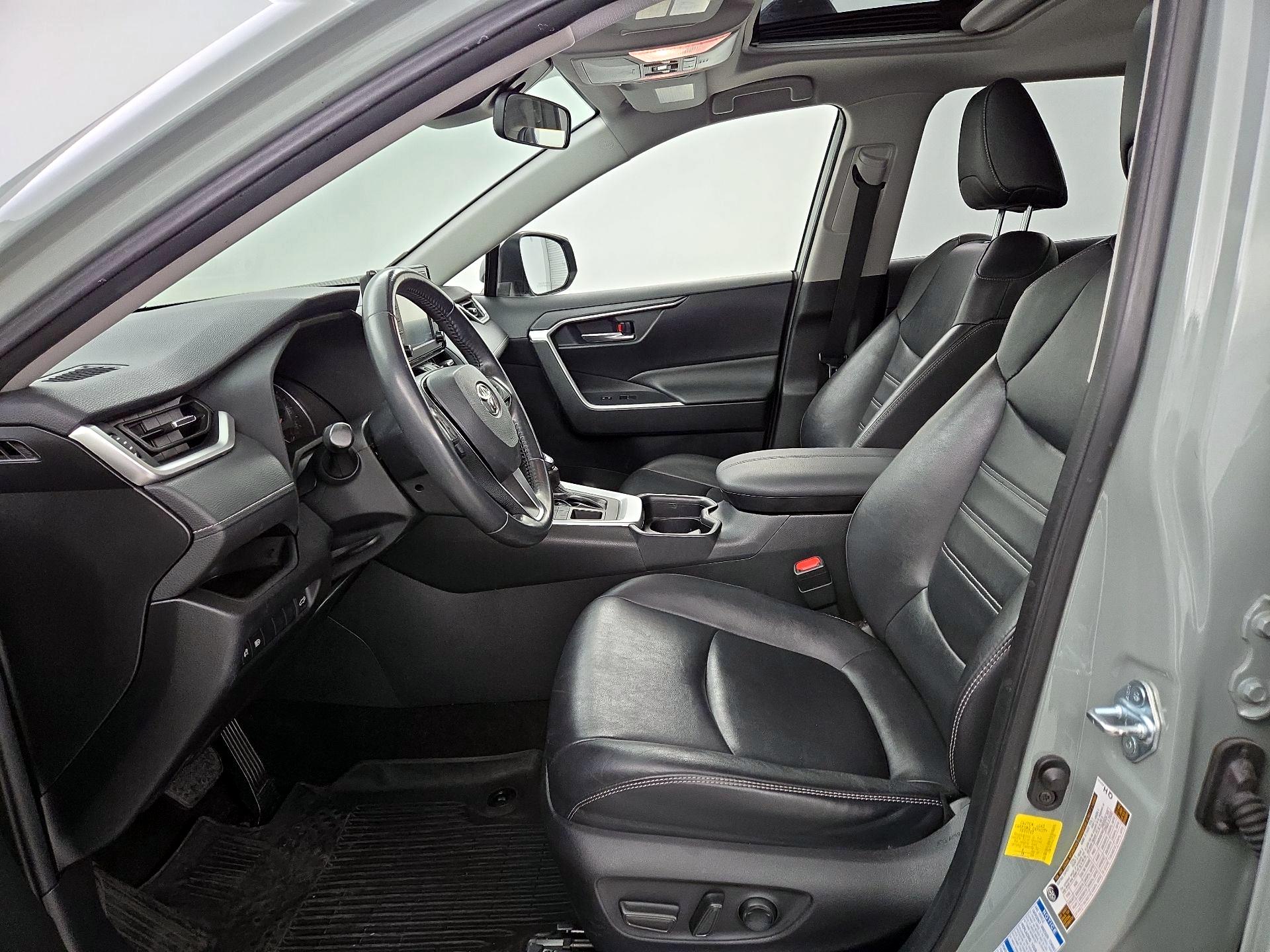 Thumbnail: 2019 Toyota RAV4 - 11
