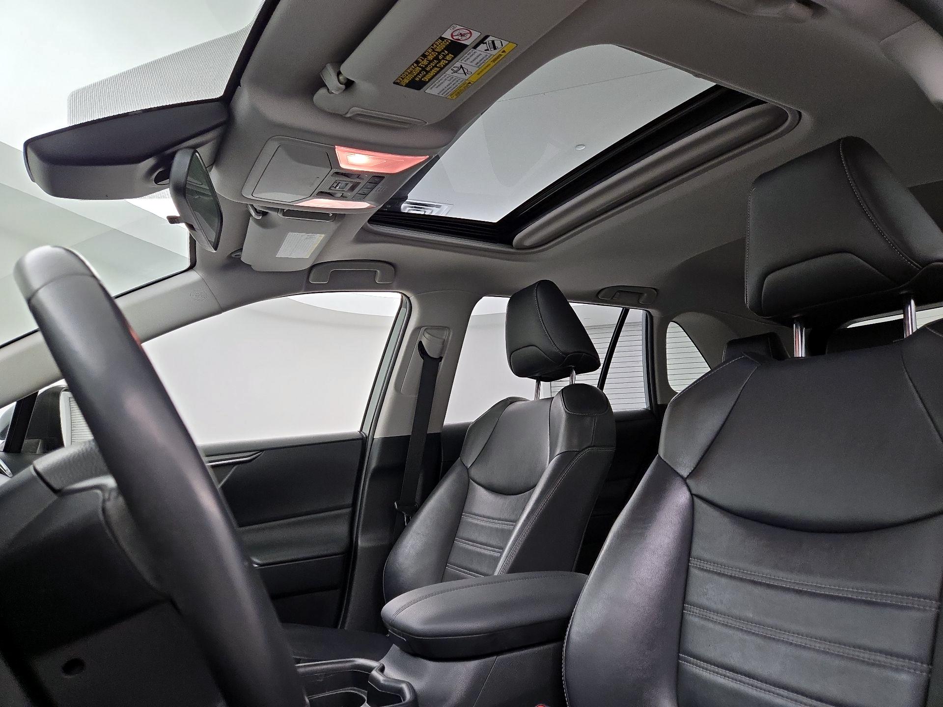 Thumbnail: 2019 Toyota RAV4 - 19