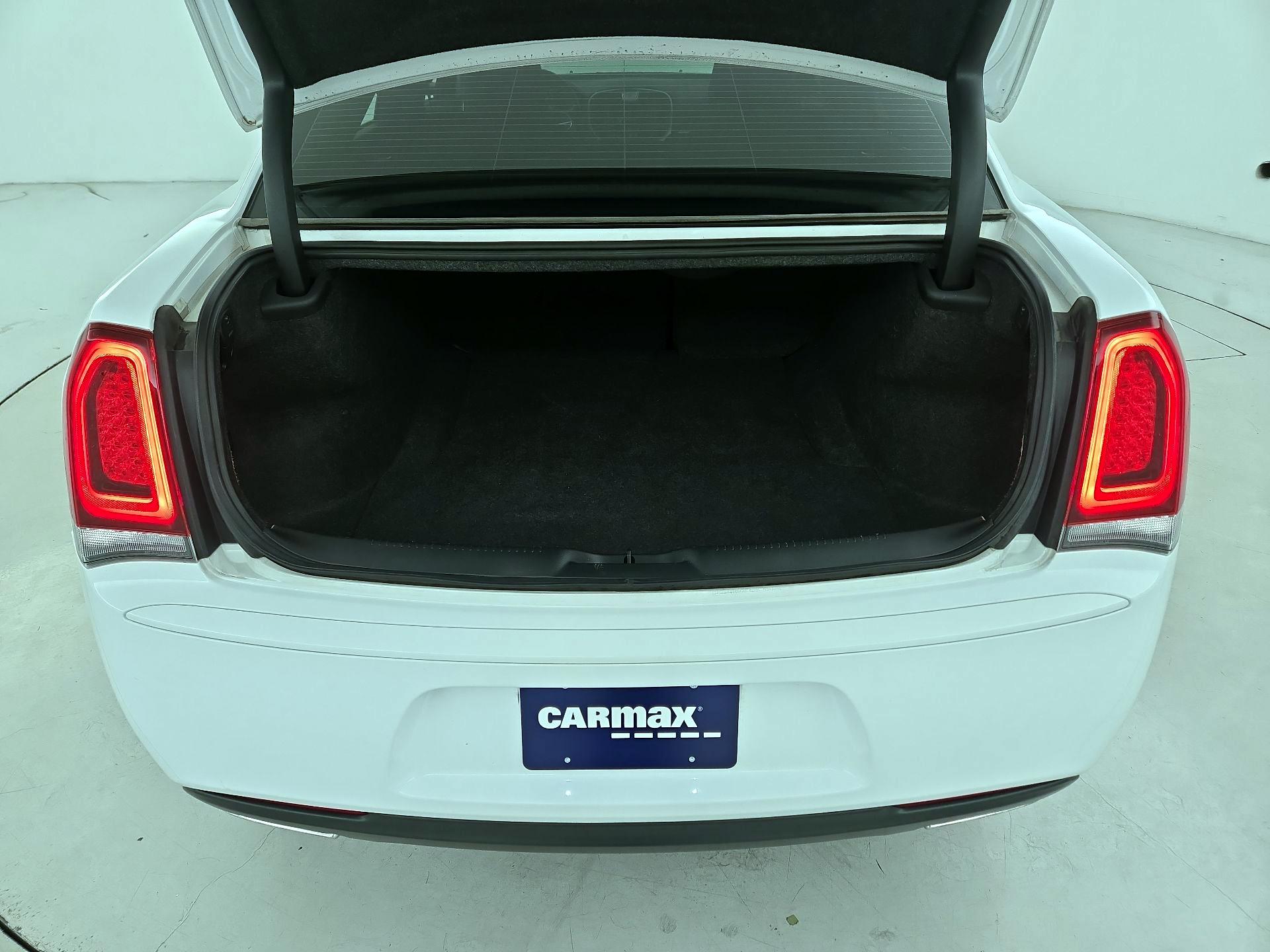 Thumbnail: 2021 Chrysler 300 - 20