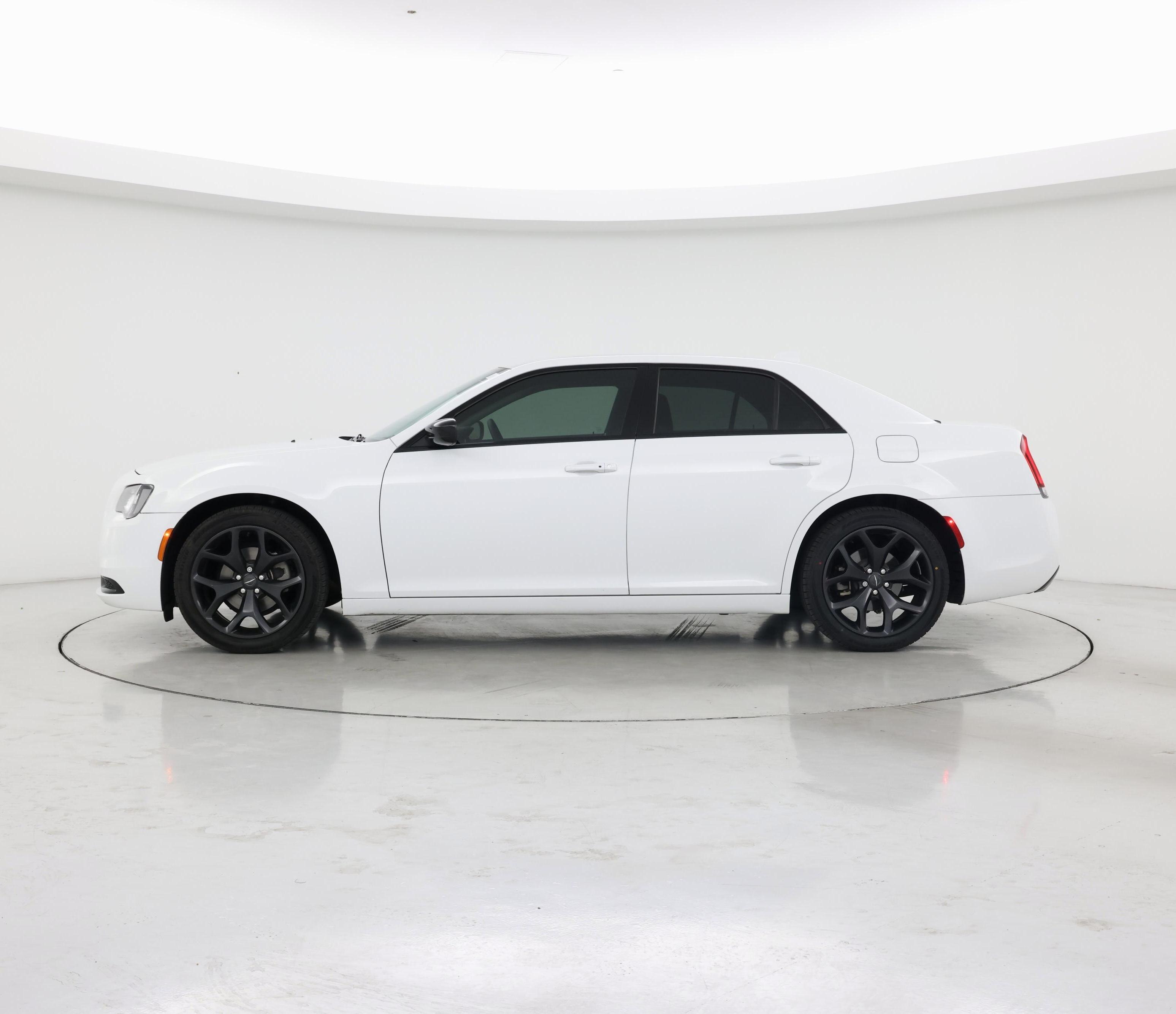 Thumbnail: 2021 Chrysler 300 - 3
