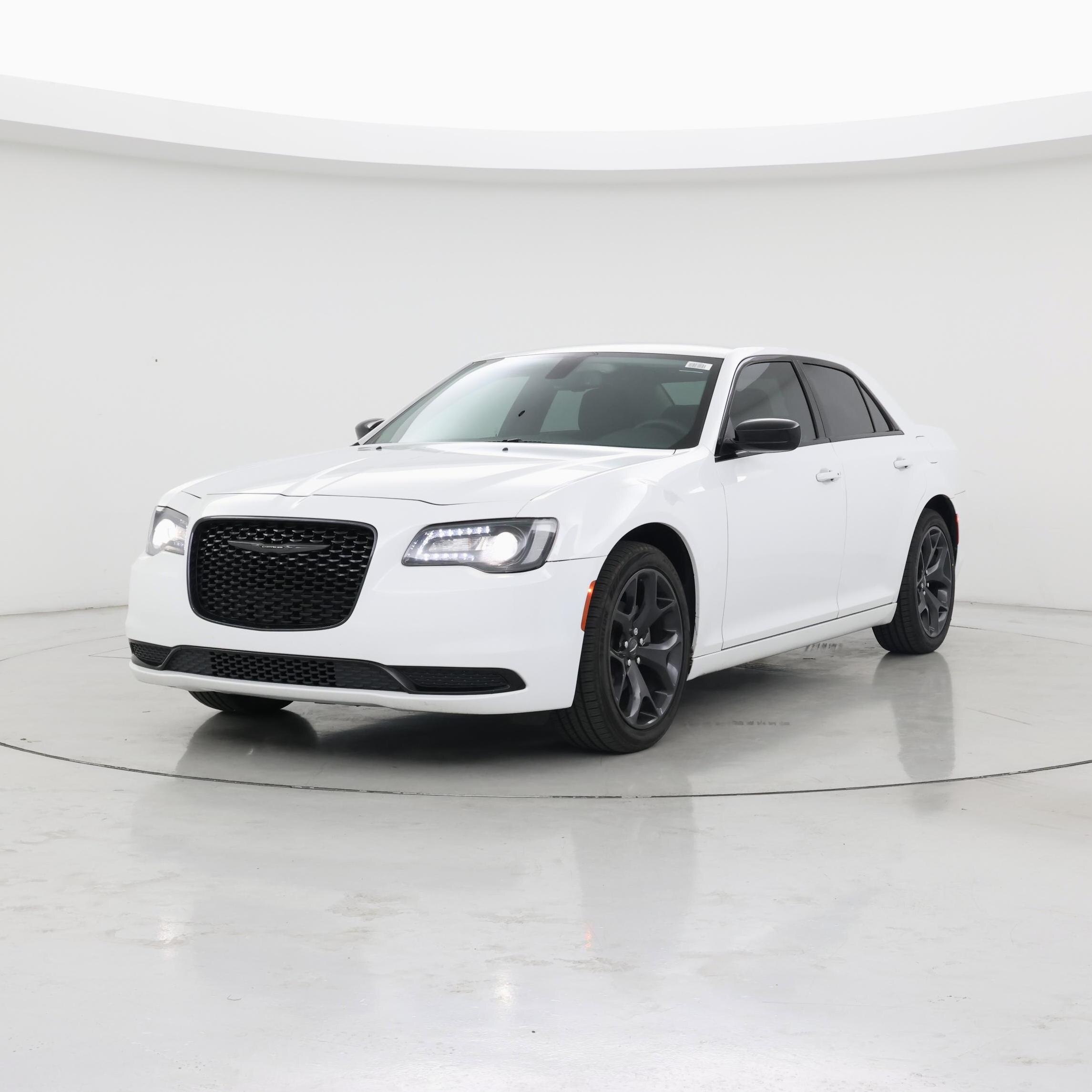 Thumbnail: 2021 Chrysler 300 - 4