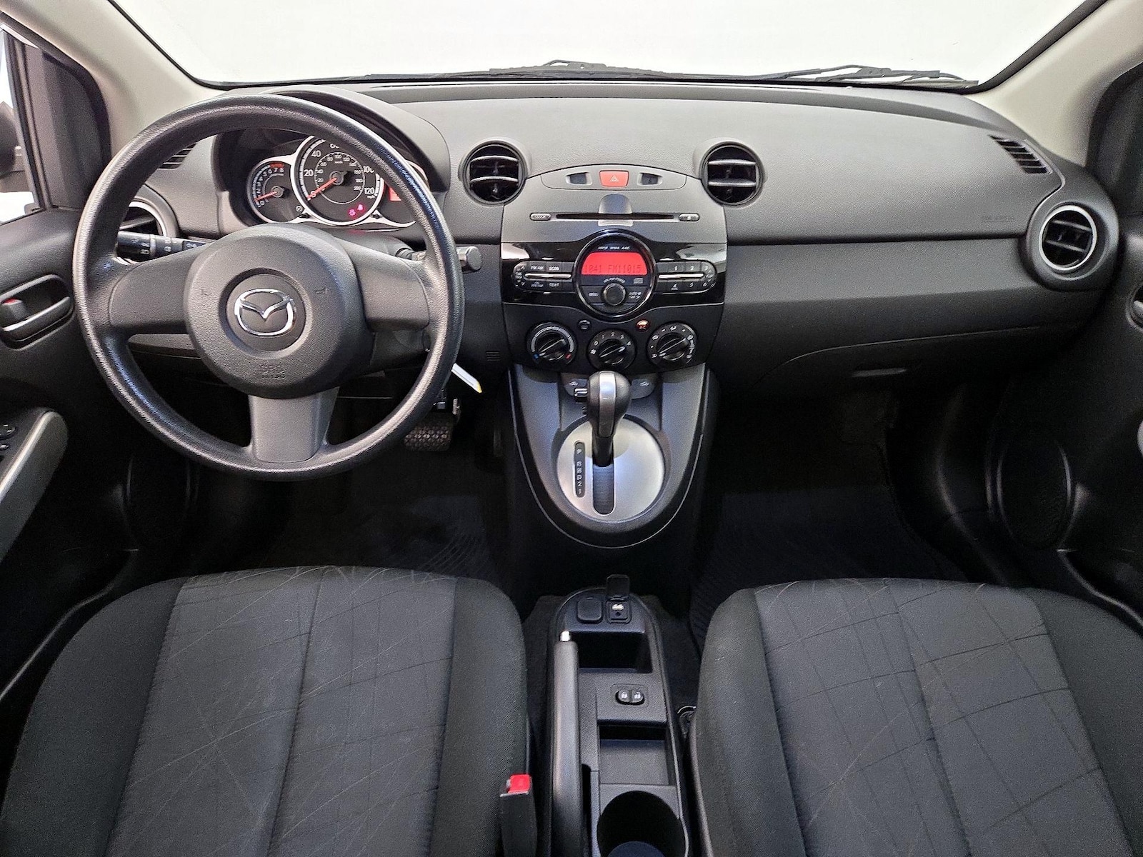 2014 Mazda Mazda2 Sport - Photo 10