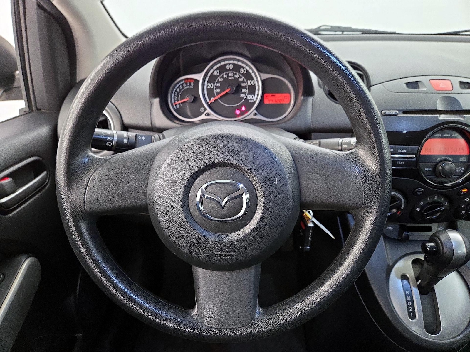 2014 Mazda Mazda2 Sport - Photo 11