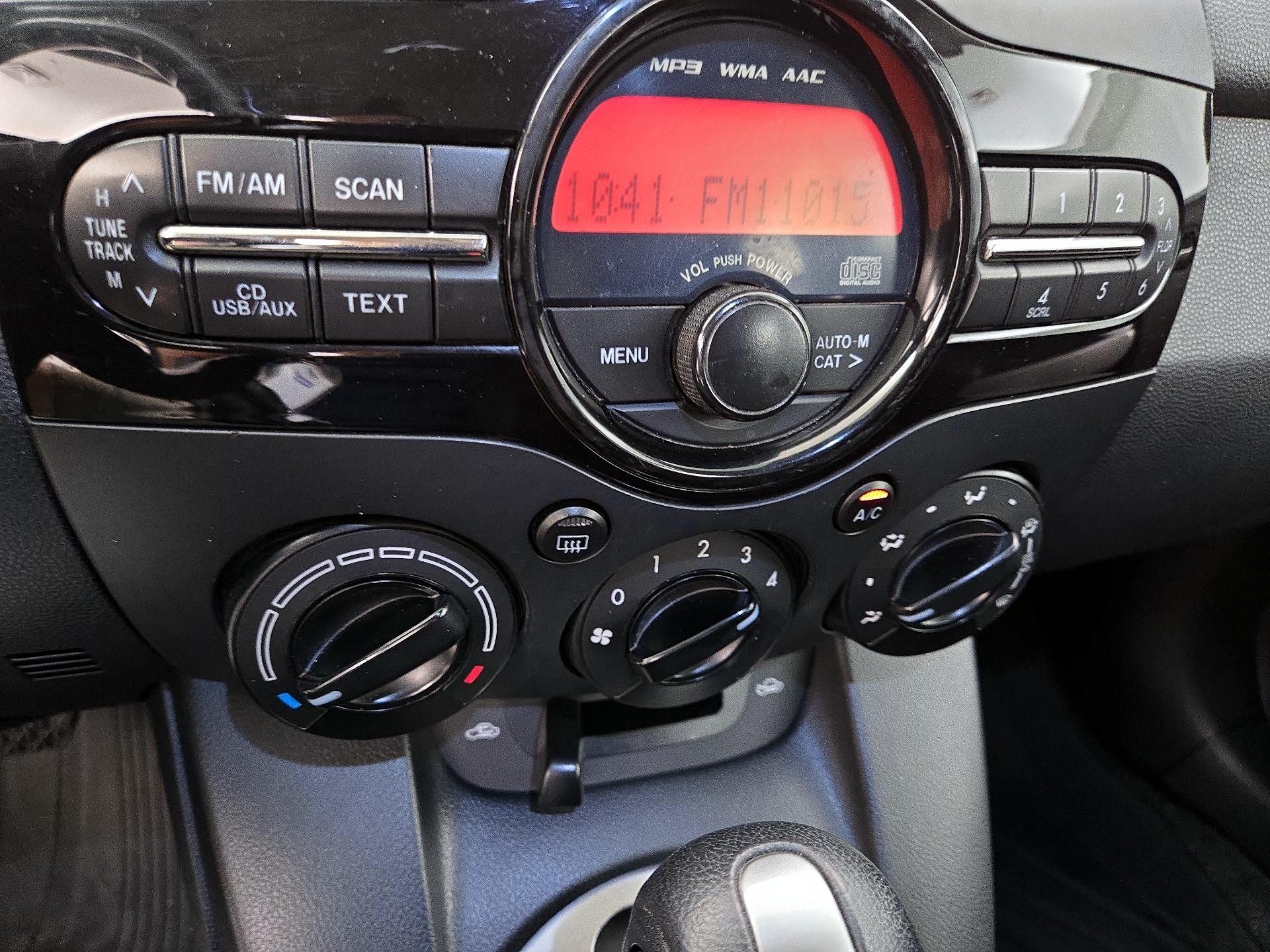 Thumbnail: 2014 Mazda Mazda2 - 15