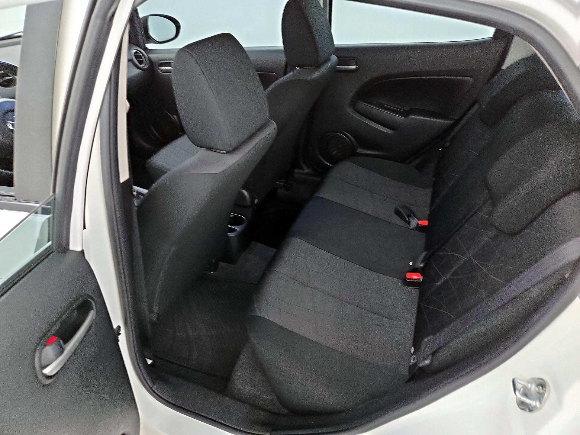 Thumbnail: 2014 Mazda Mazda2 - 18
