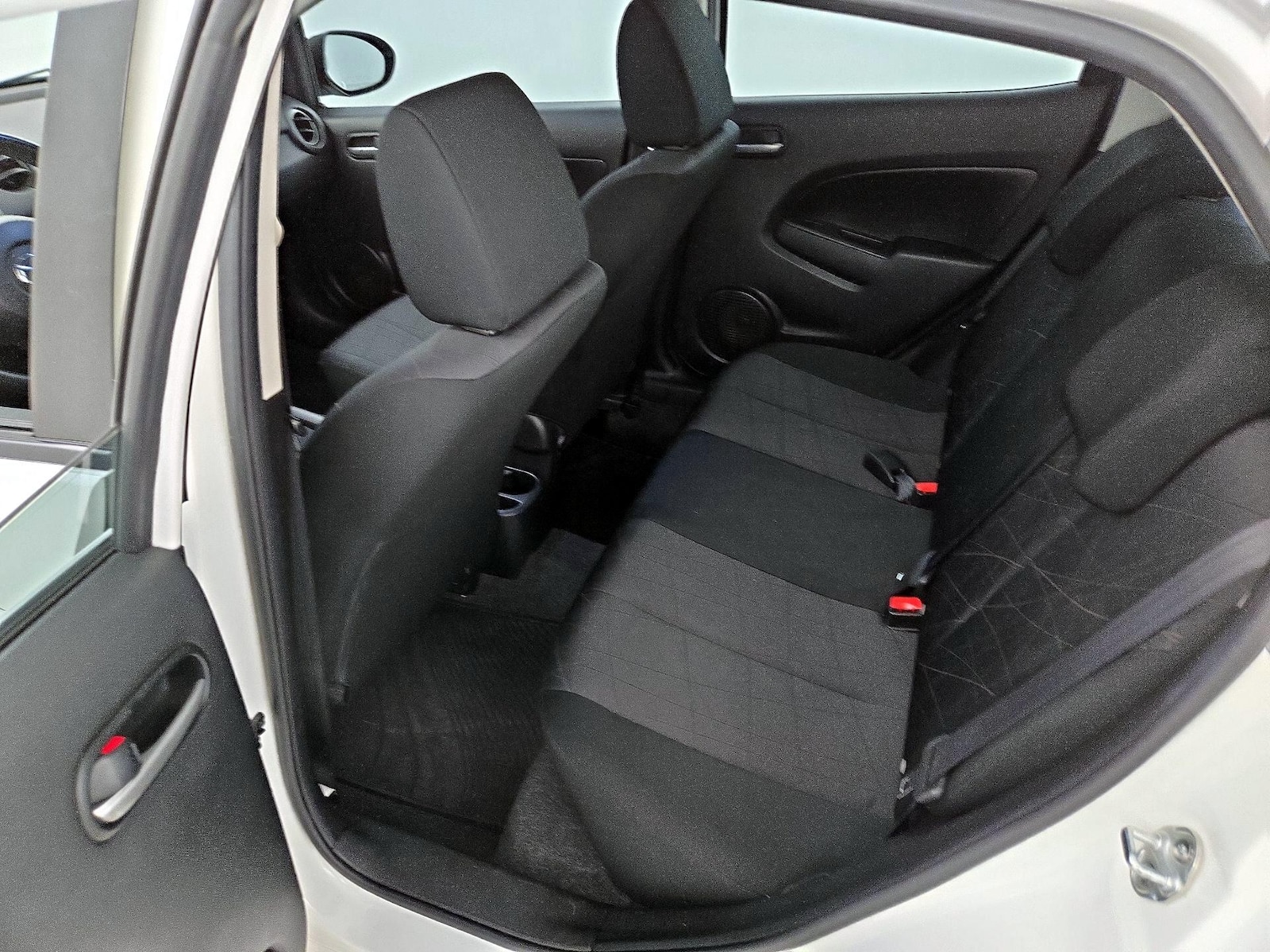2014 Mazda Mazda2 Sport - Photo 19