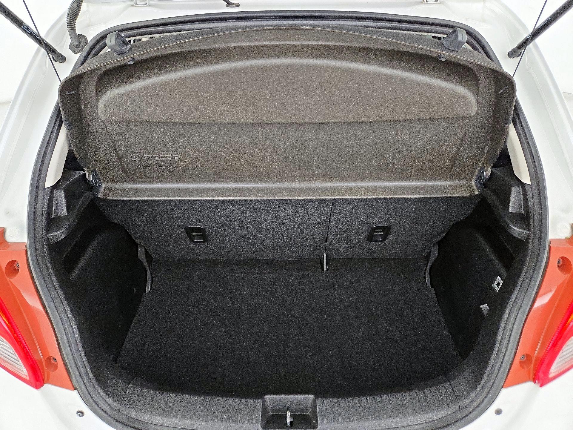 Thumbnail: 2014 Mazda Mazda2 - 19