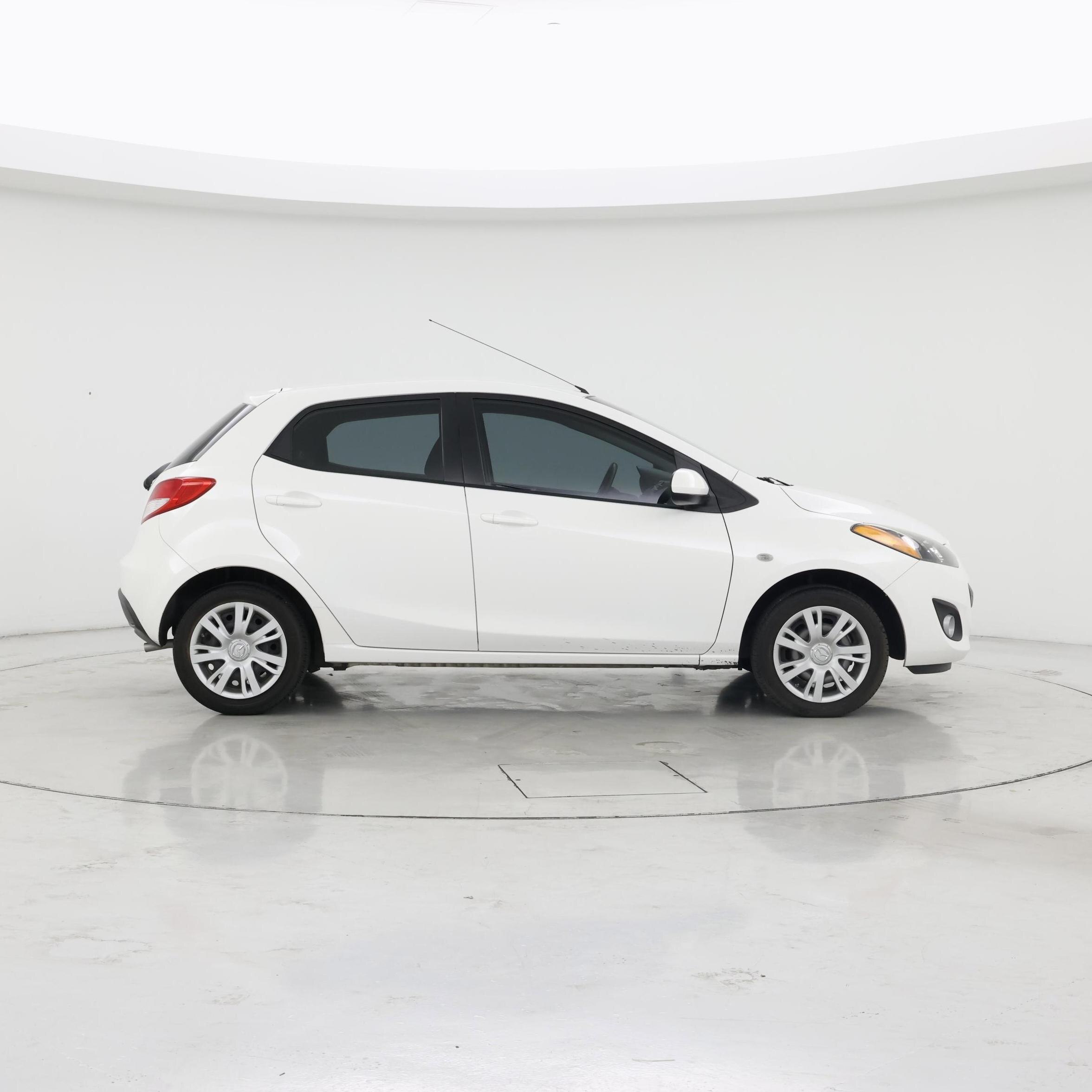 Thumbnail: 2014 Mazda Mazda2 - 7