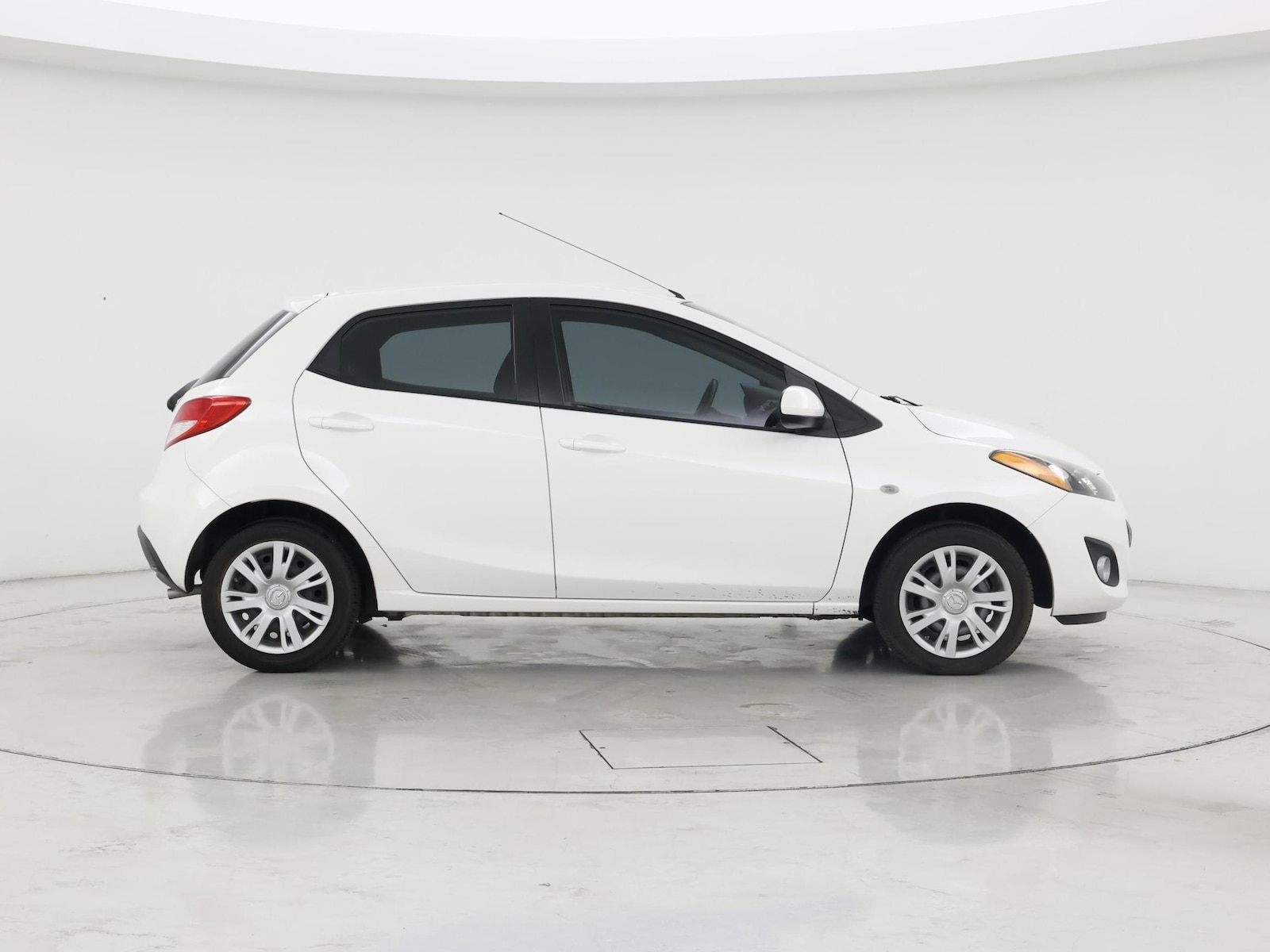 2014 Mazda Mazda2 Sport - Photo 8