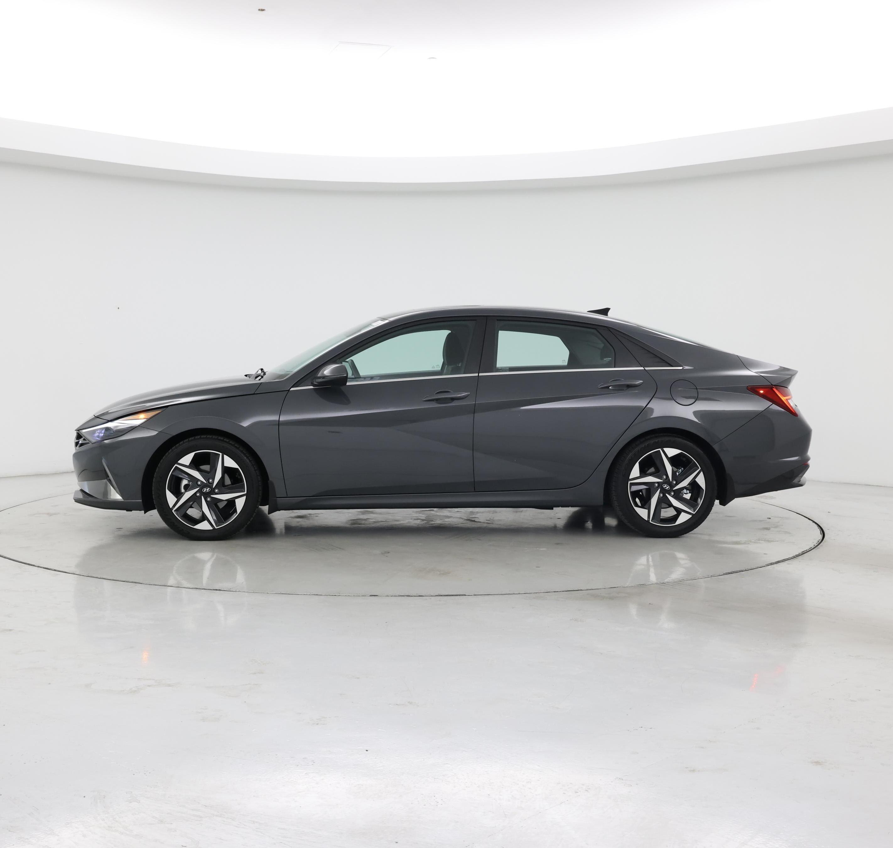 Thumbnail: 2023 Hyundai Elantra - 3